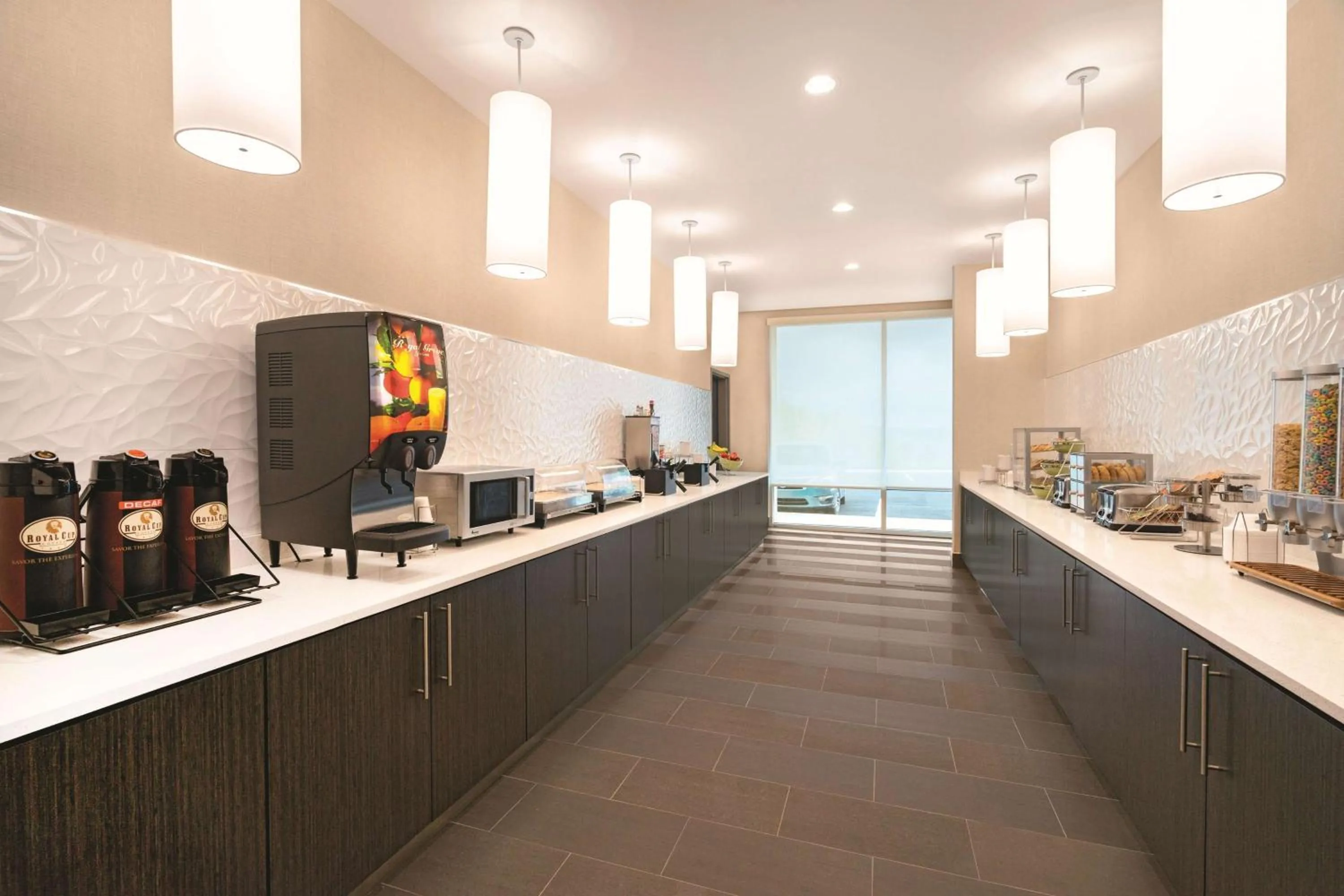 Restaurant/places to eat in La Quinta by Wyndham Cleveland TN