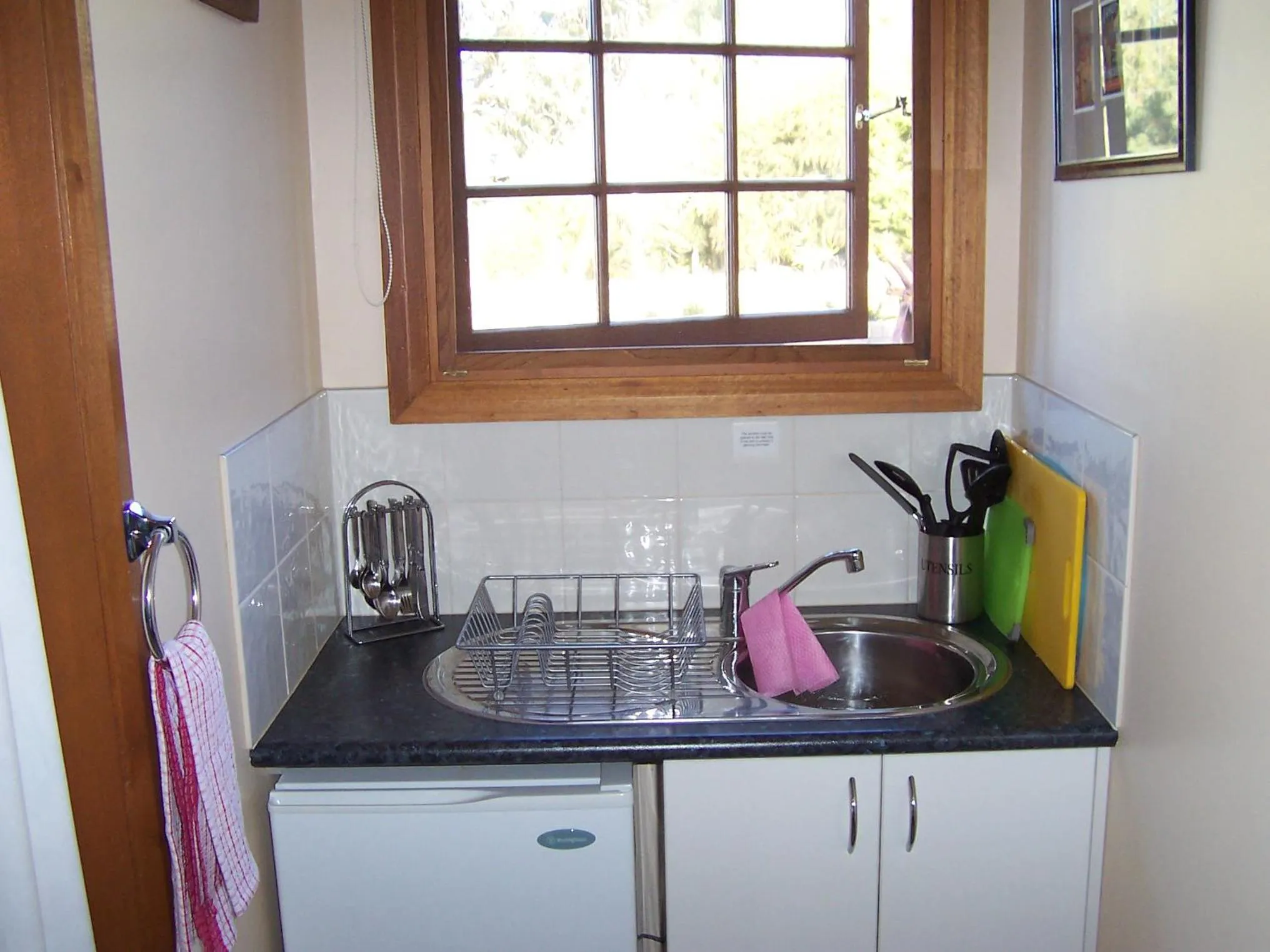 Kitchen or kitchenette in Cornwall Cottage