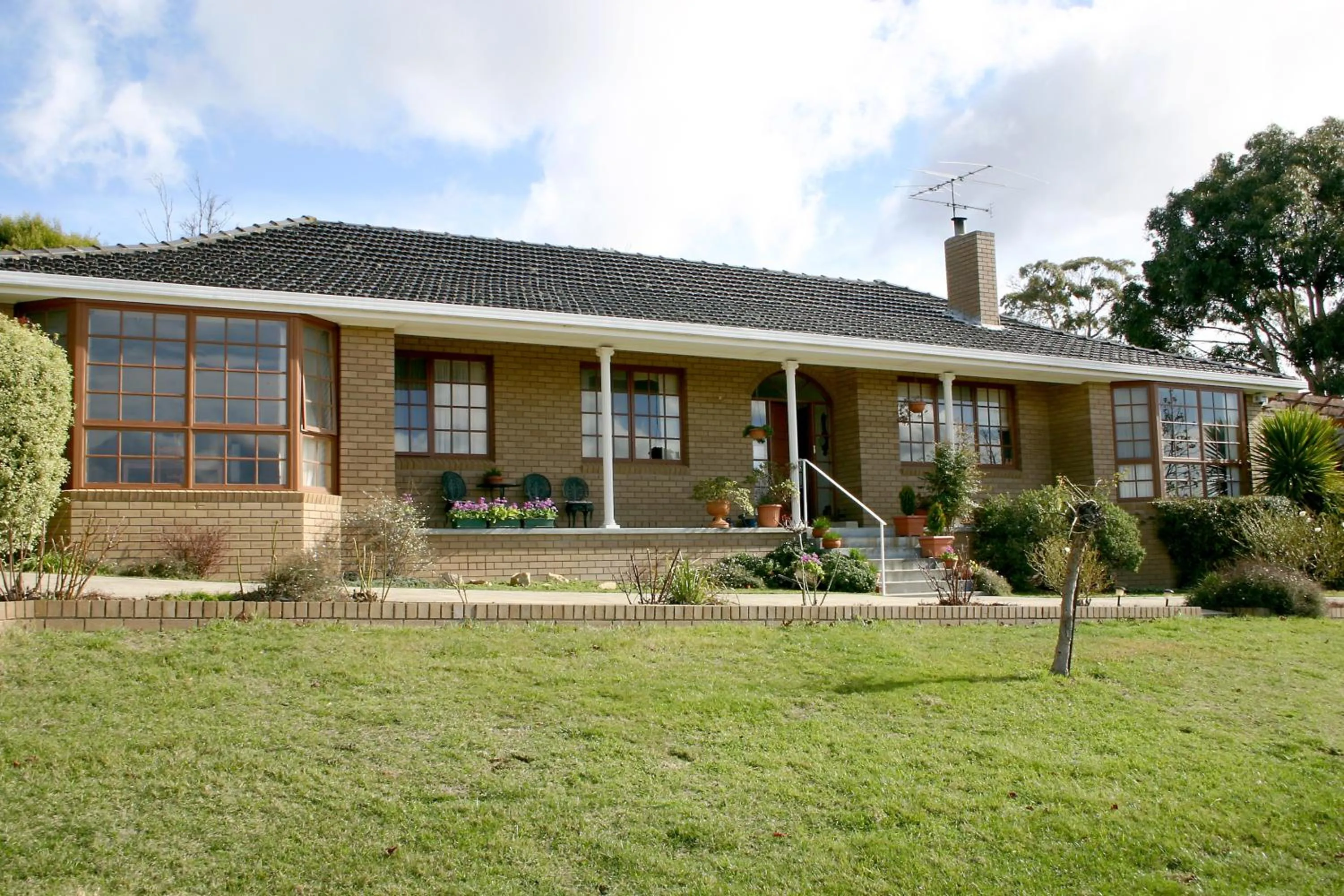Facade/entrance in Cornwall Cottage