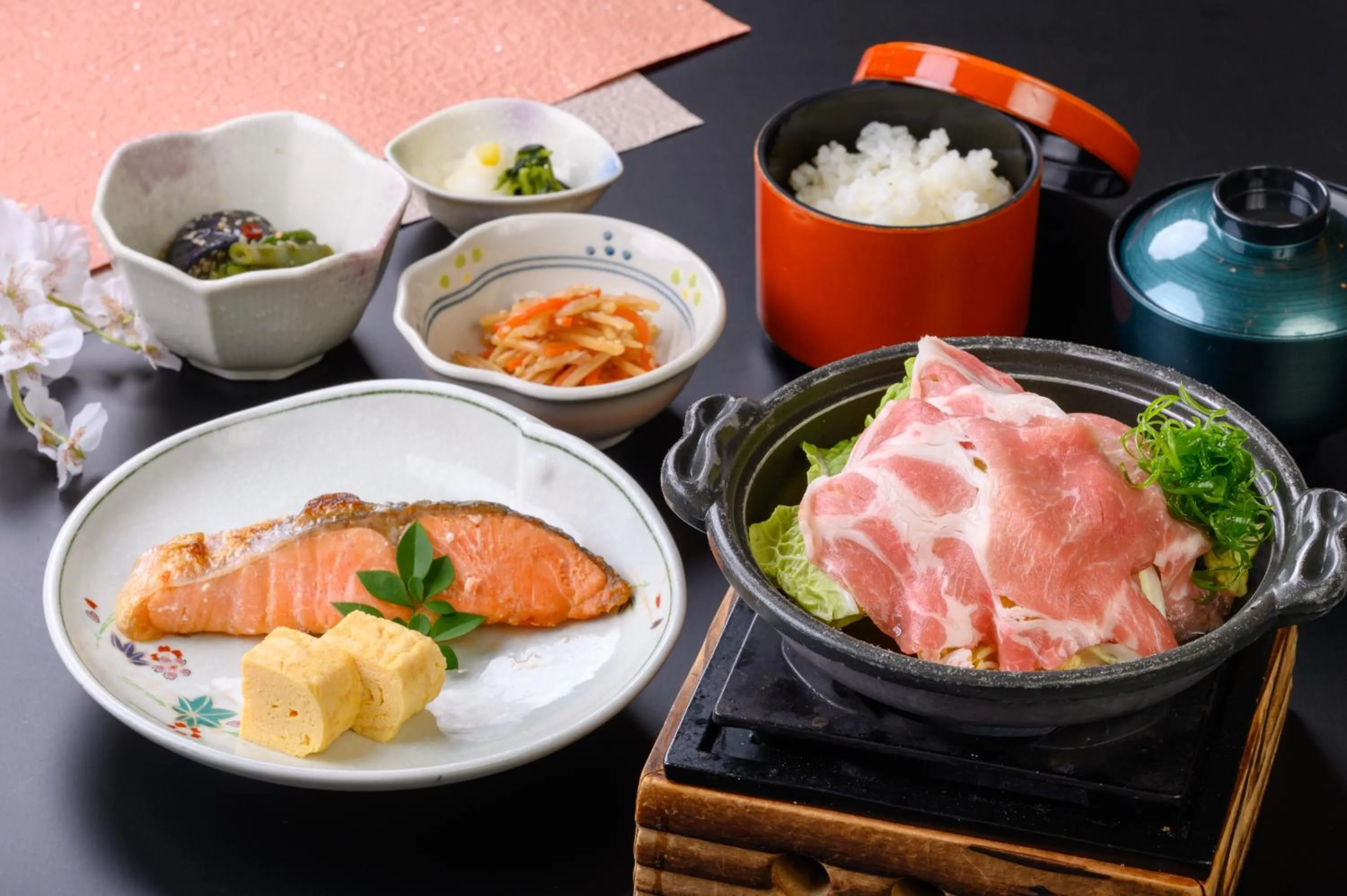 Food and drinks in Hotel Green Park Suzuka