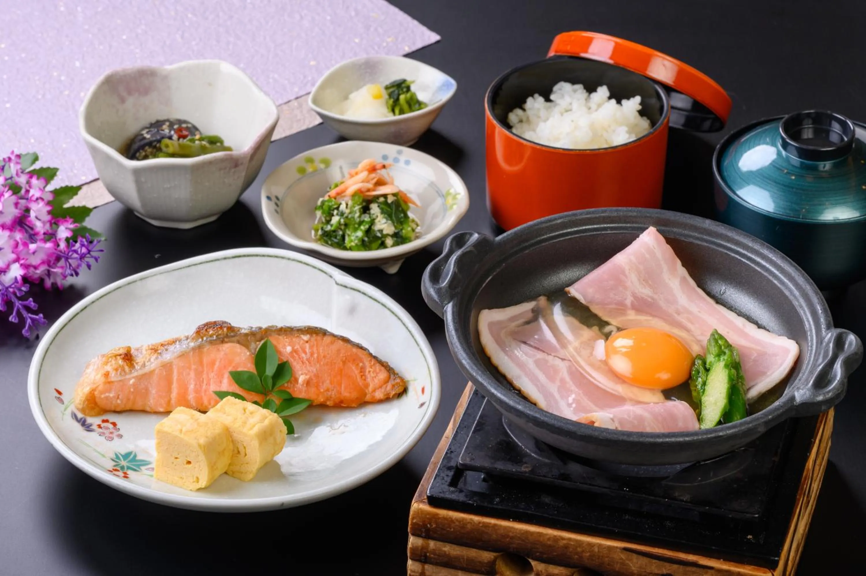 Food and drinks in Hotel Green Park Suzuka