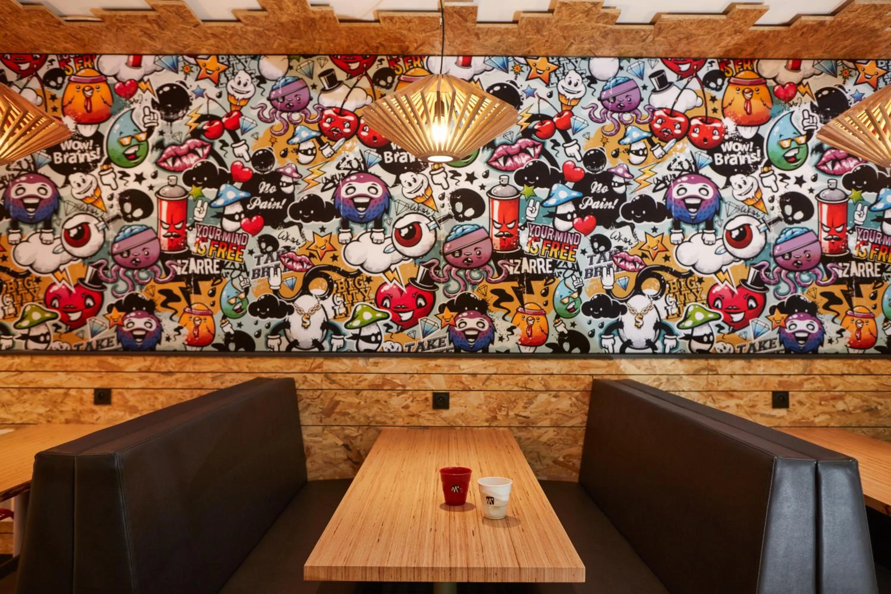 Restaurant/places to eat in Moontain Hostel