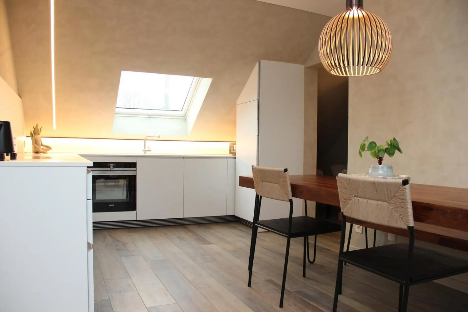 Kitchen or kitchenette in Hotel Astoria Gent