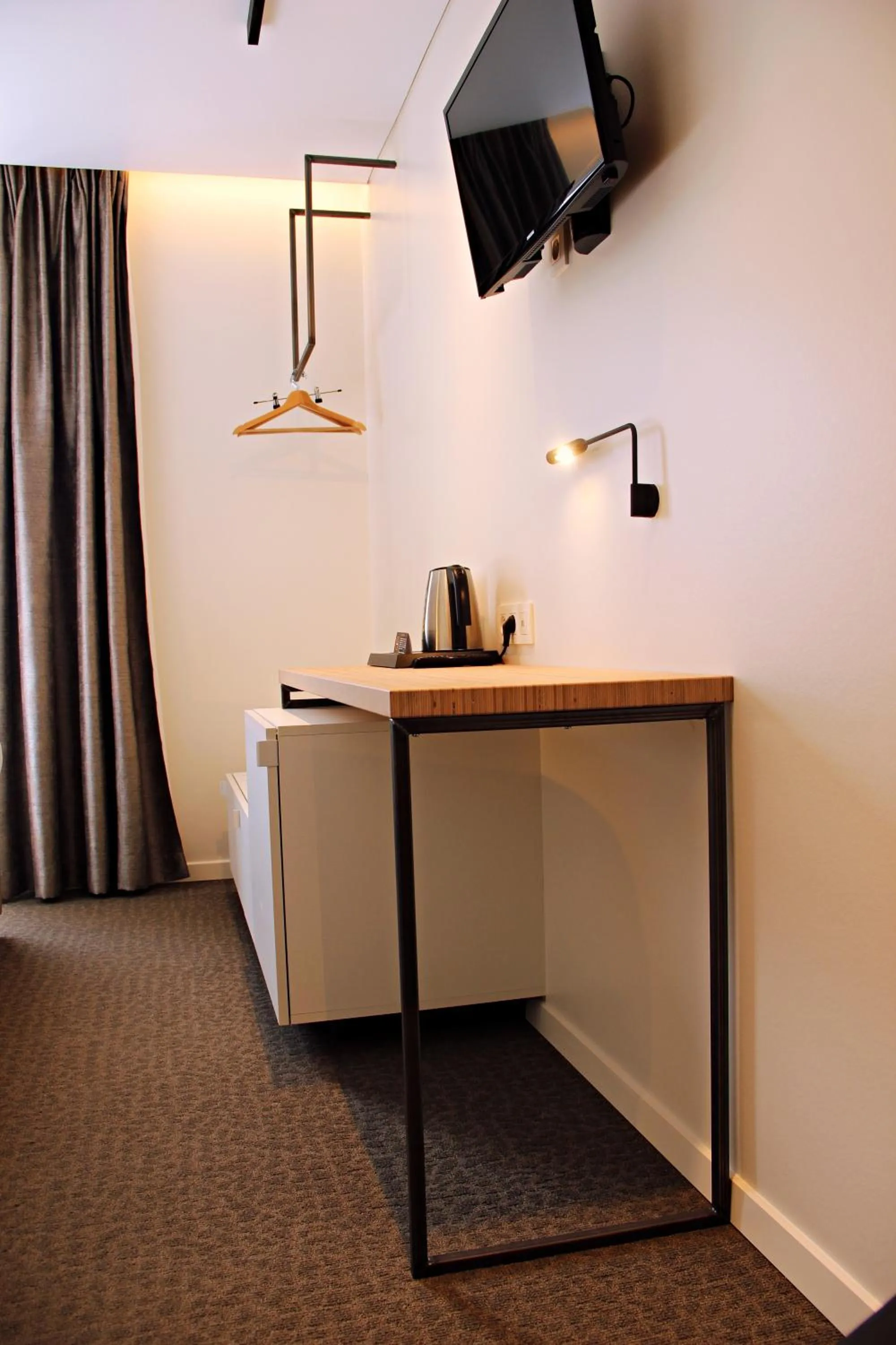 TV and multimedia in Hotel Astoria Gent