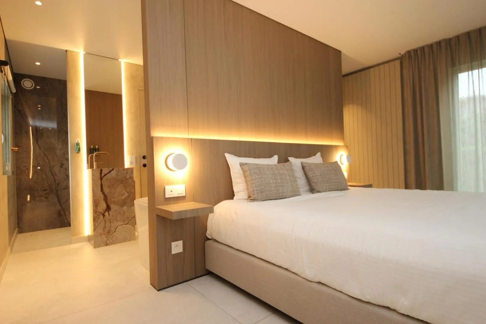 Photo of the whole room, Bed in Hotel Astoria Gent