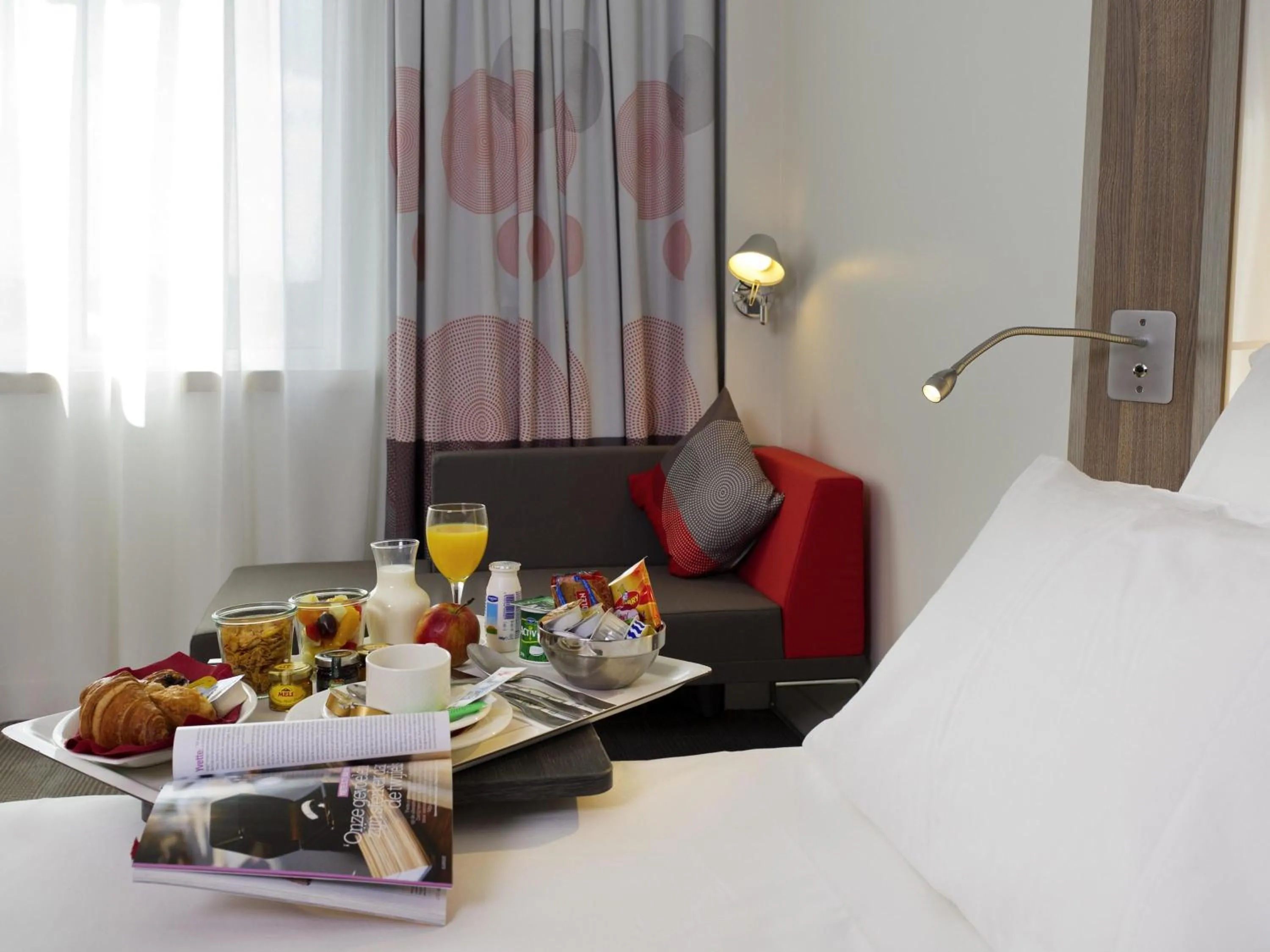 Bedroom, Bed in Novotel Leuven Centrum