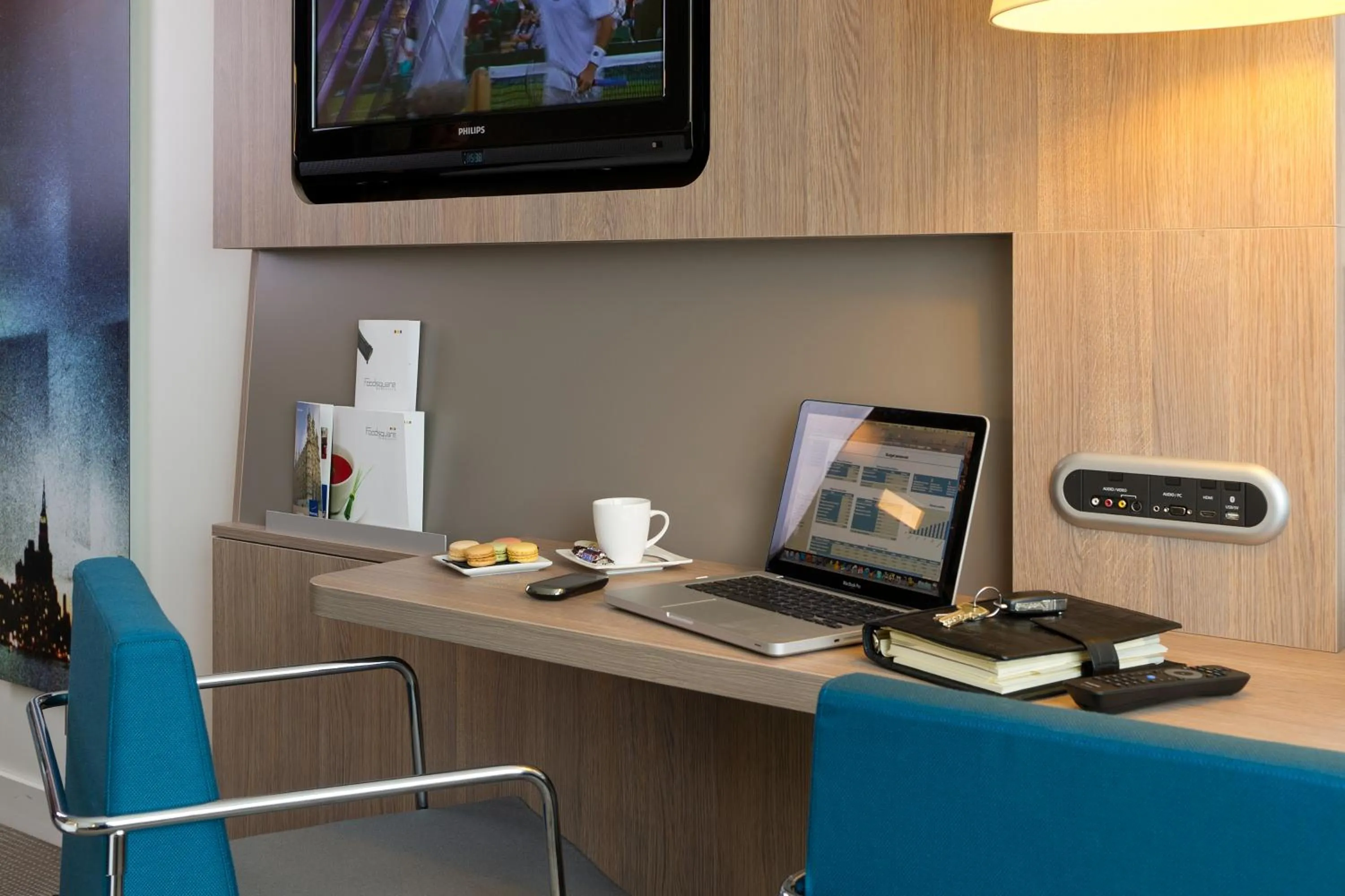 Seating area in Novotel Leuven Centrum