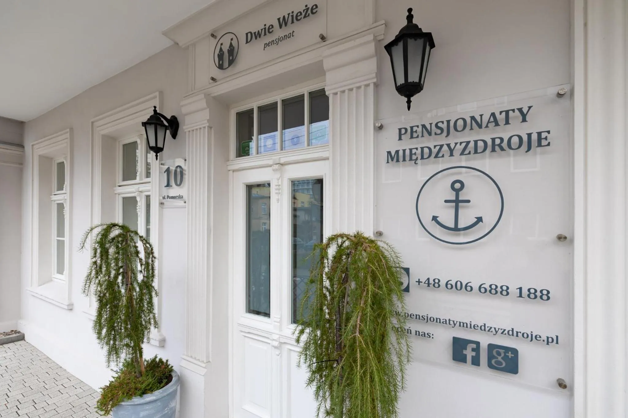 Facade/entrance in Dwie Wieże