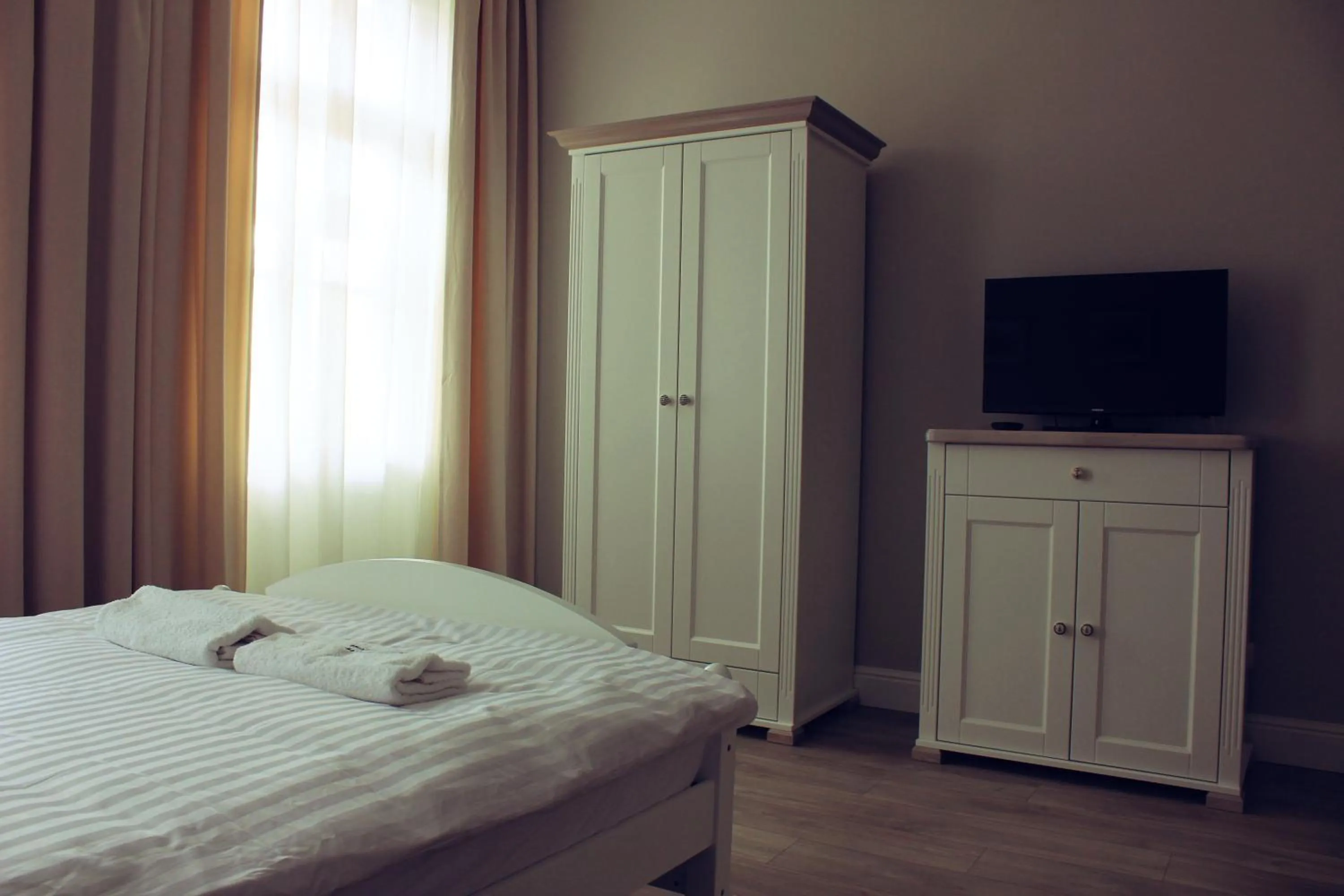 Photo of the whole room, Bed in Dwie Wieże