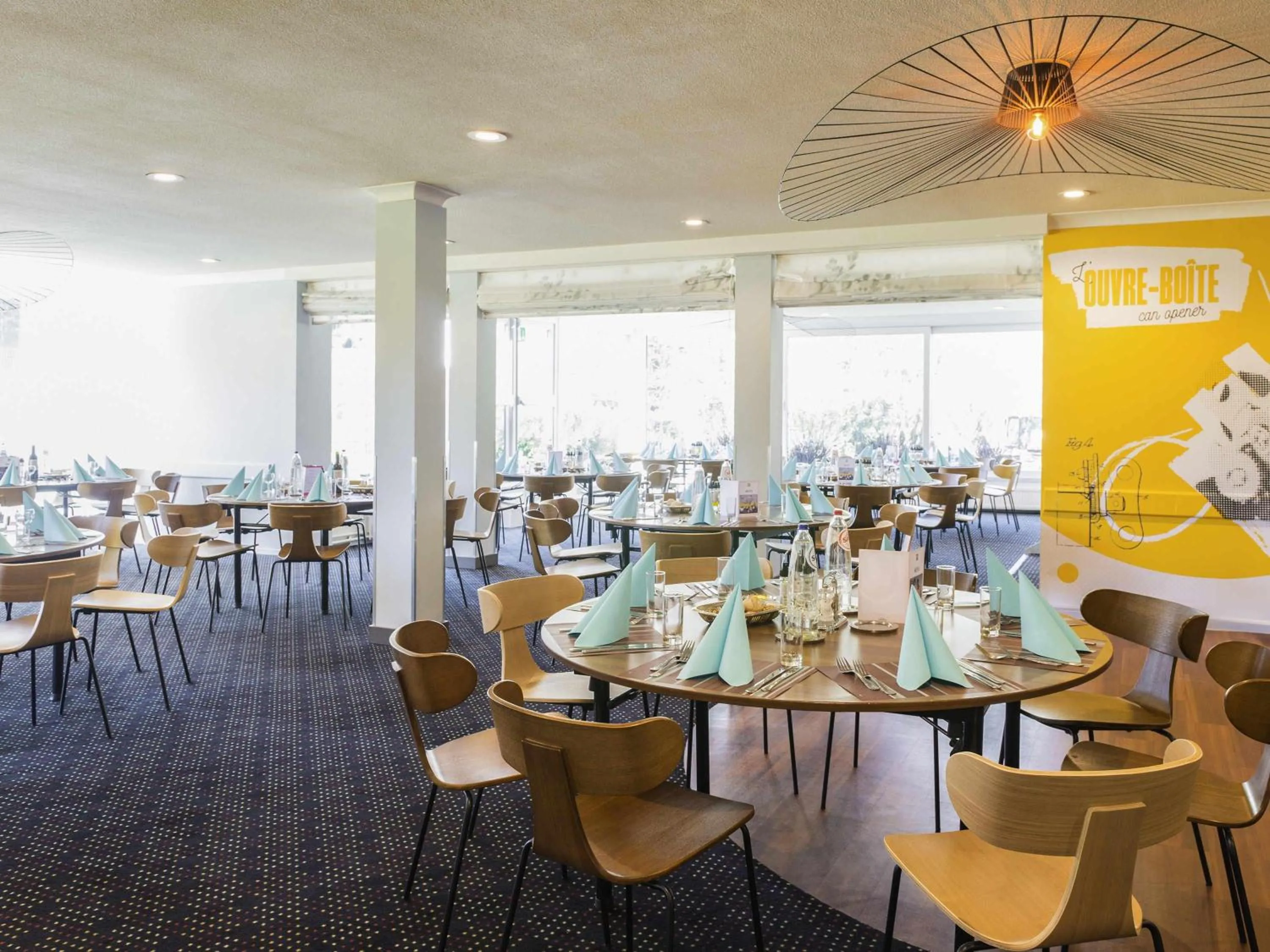 Restaurant/places to eat in ibis Styles Louvain-la-Neuve Hotel and Events