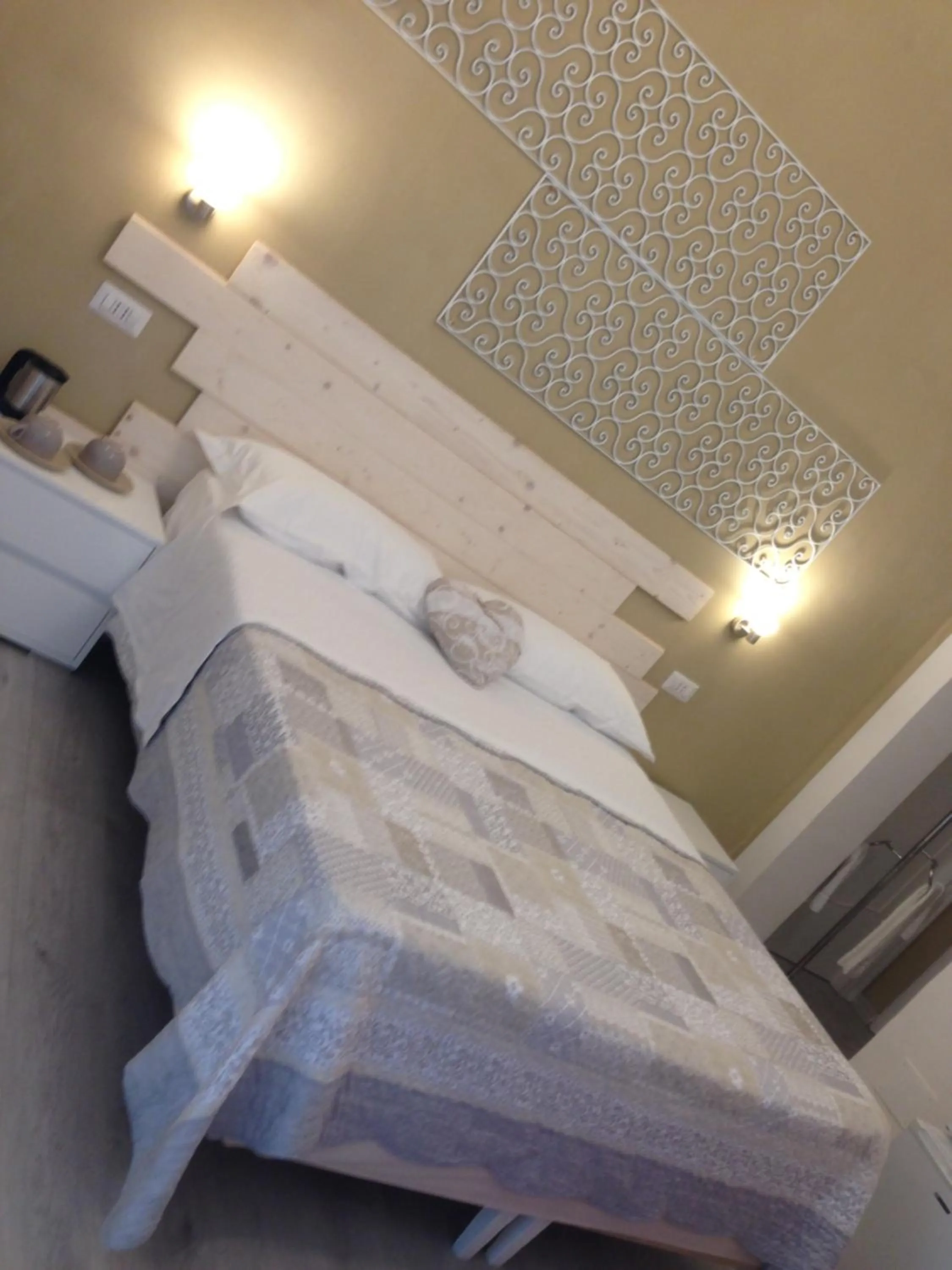 Coffee/tea facilities, Bed in Affittacamere Cecco Rooms