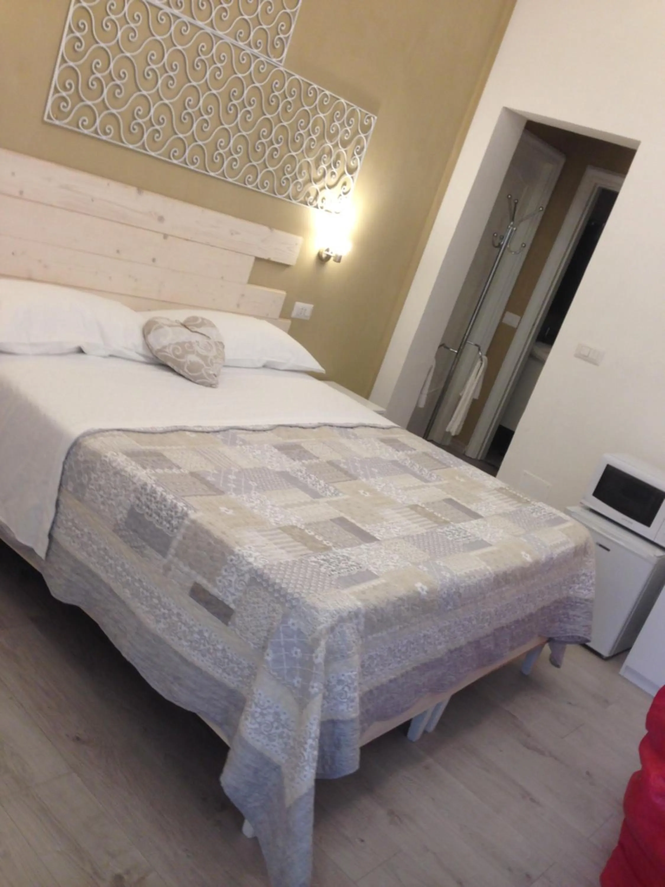 Coffee/tea facilities, Bed in Affittacamere Cecco Rooms