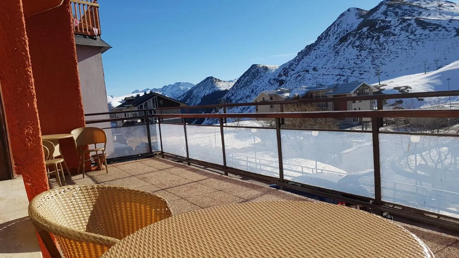 Winter in Hotel Galassia