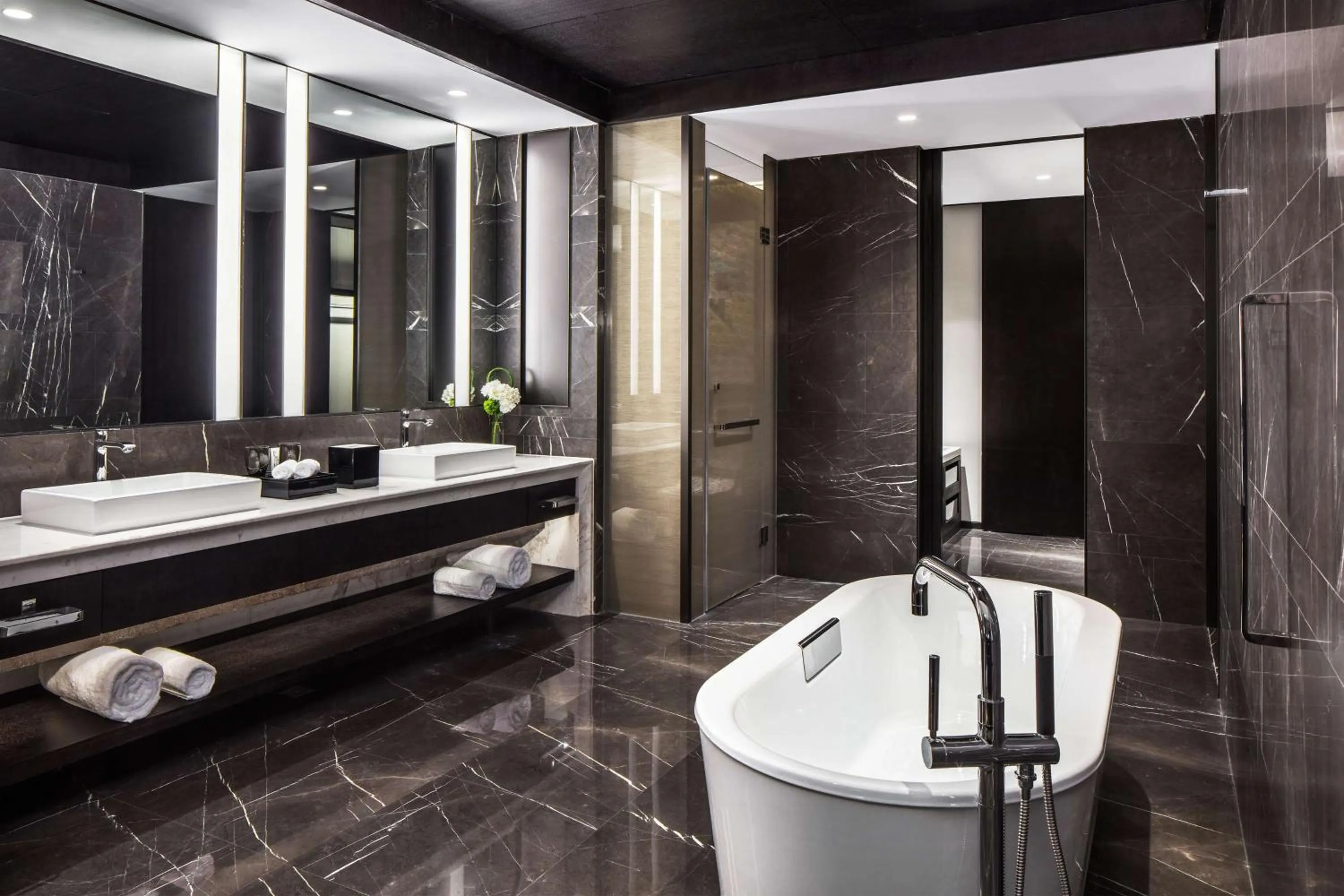 Bathroom in Hilton Ningbo Dongqian Lake
