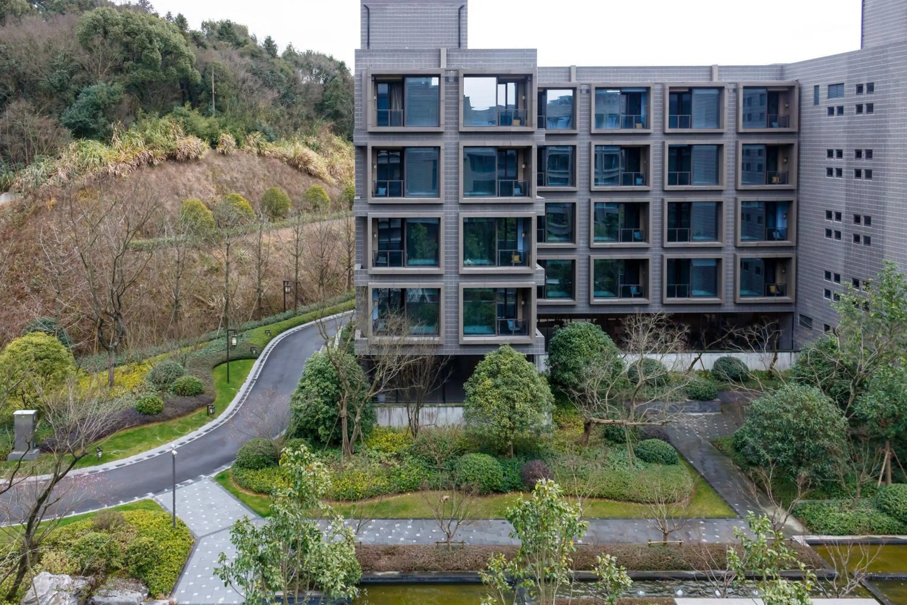 Property building in Hilton Ningbo Dongqian Lake