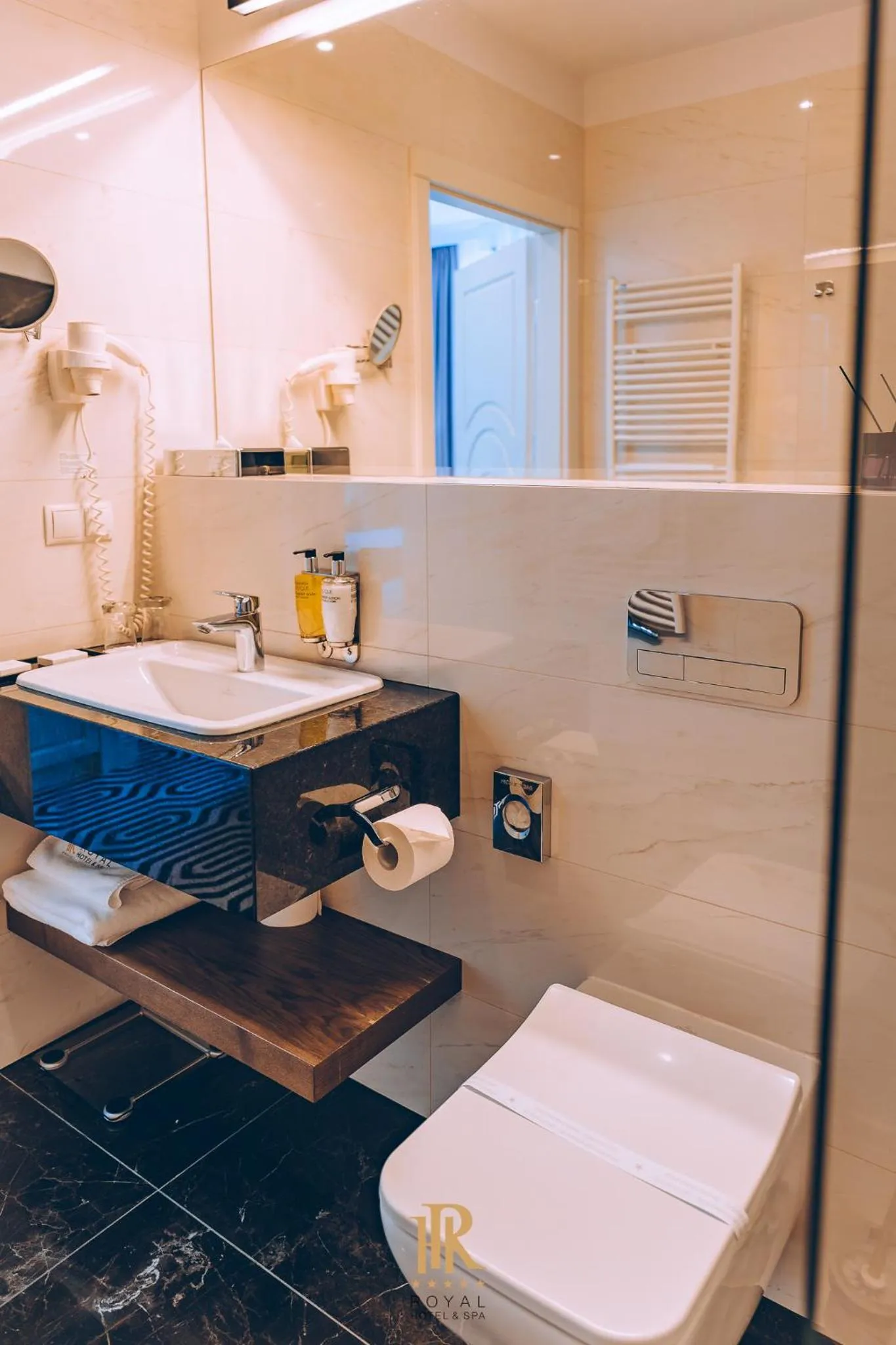 Shower in Hotel Royal & Spa