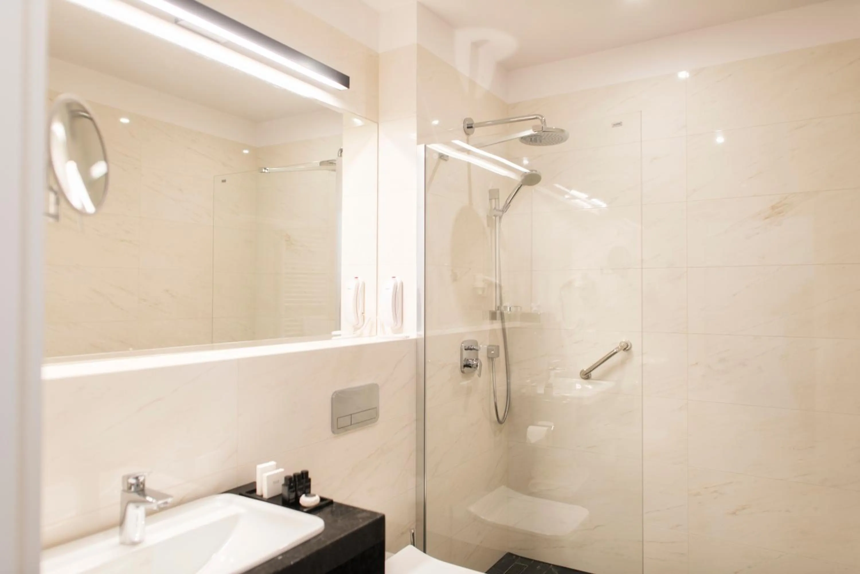 Bathroom in Hotel Royal & Spa