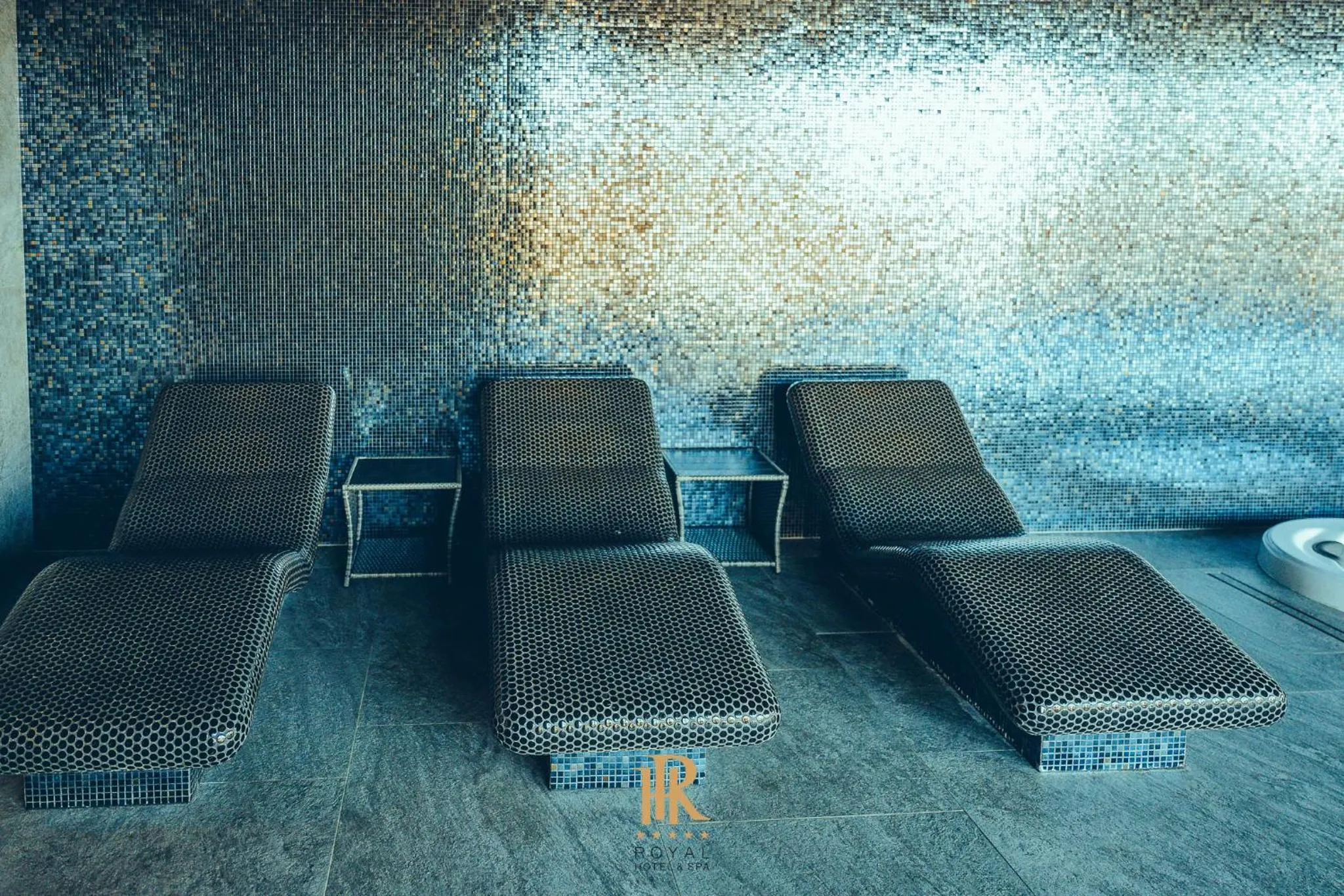 Seating area in Hotel Royal & Spa