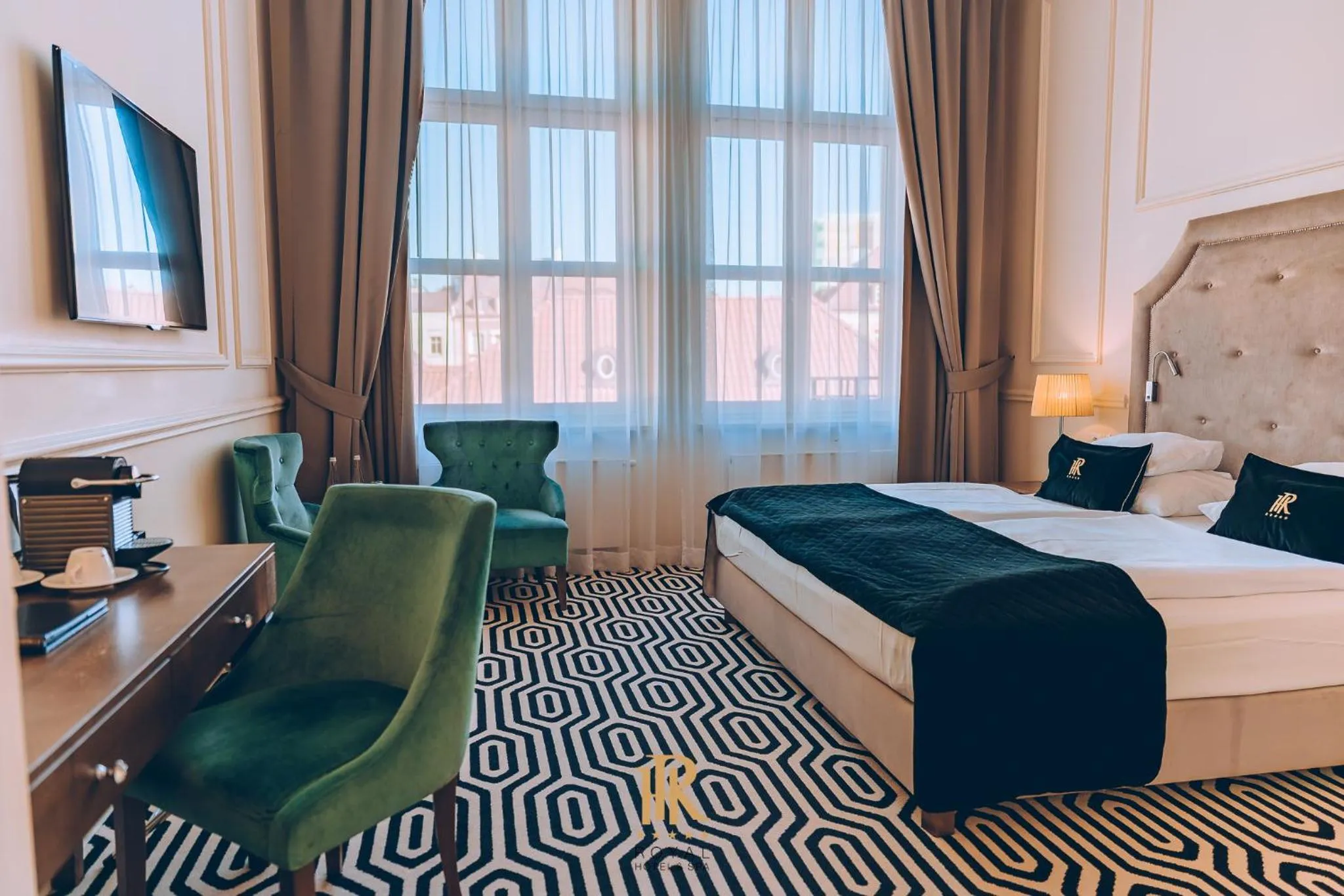 Bed in Hotel Royal & Spa