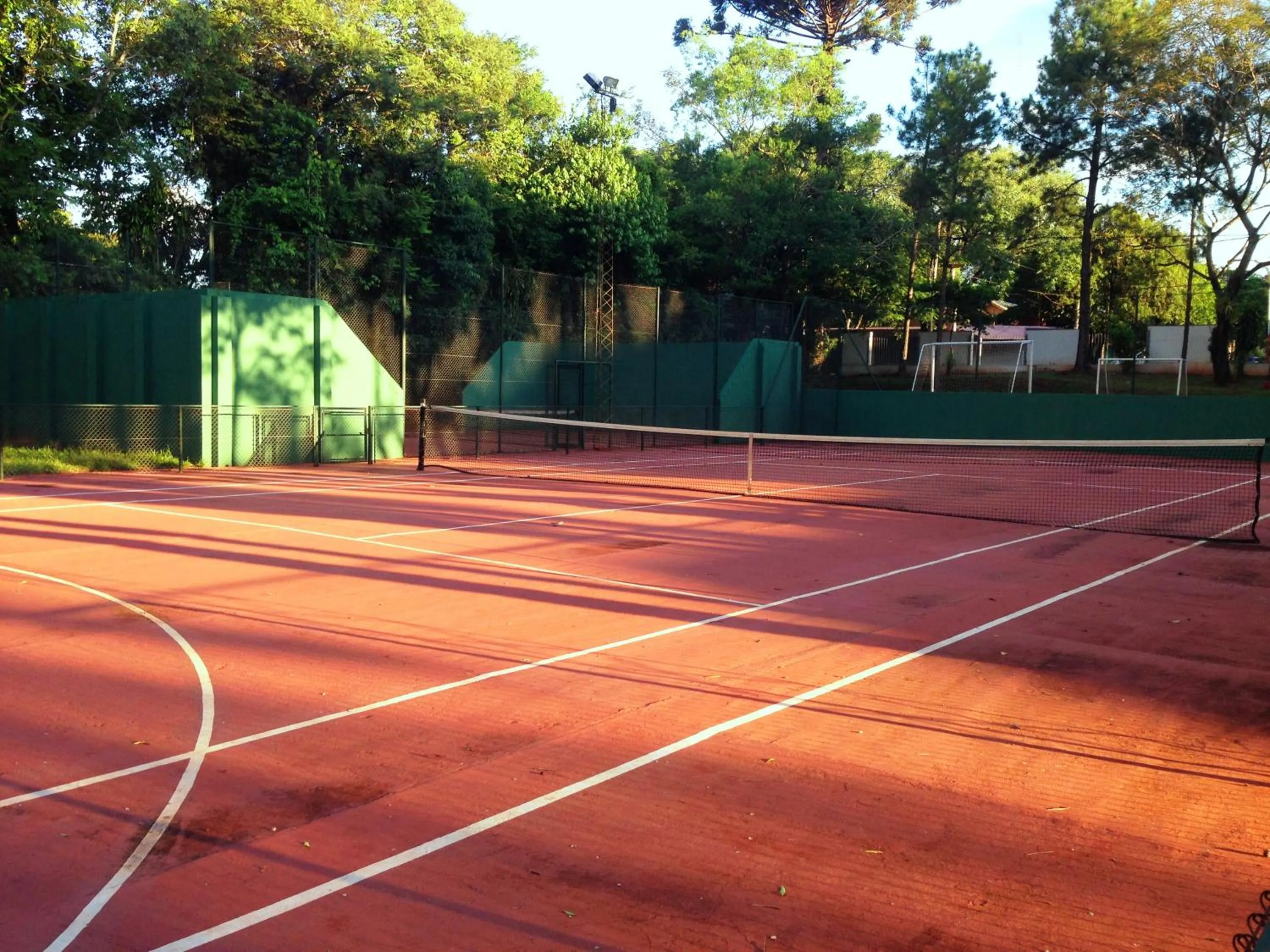 Tennis court in Pirayu Hotel & Resort