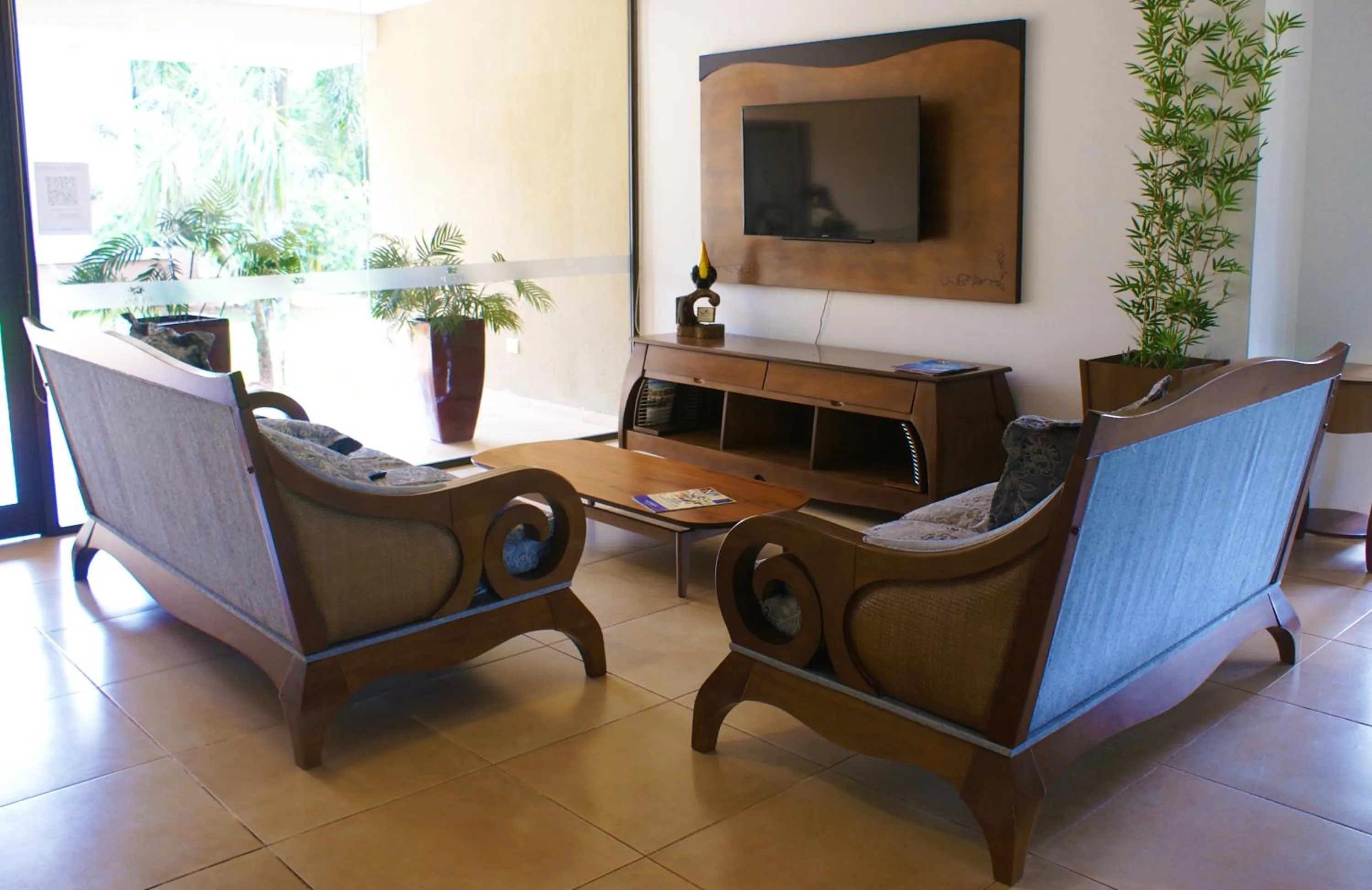 Restaurant/places to eat in Pirayu Hotel & Resort