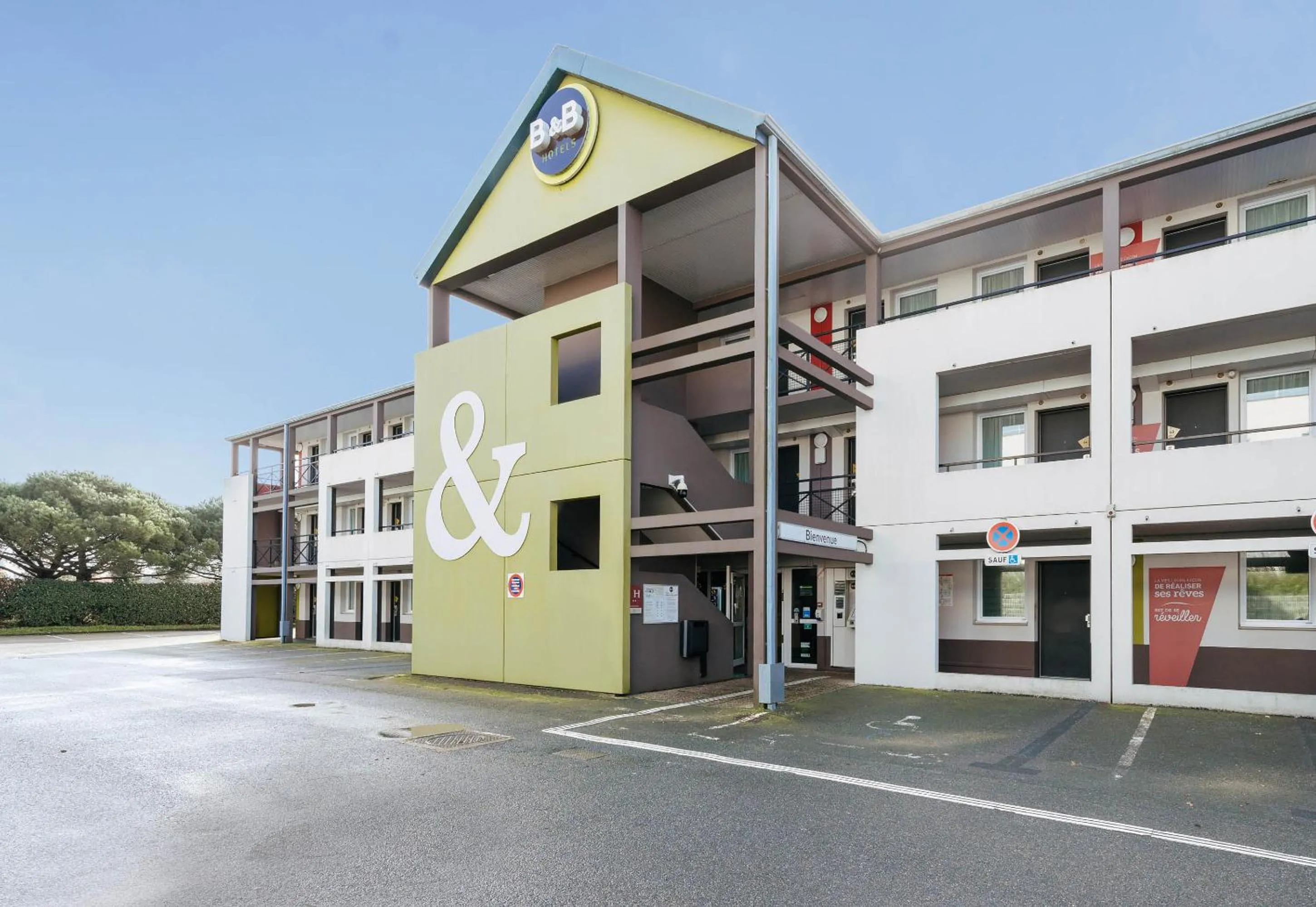 Property building in B&B HOTEL Saint-Nazaire Trignac