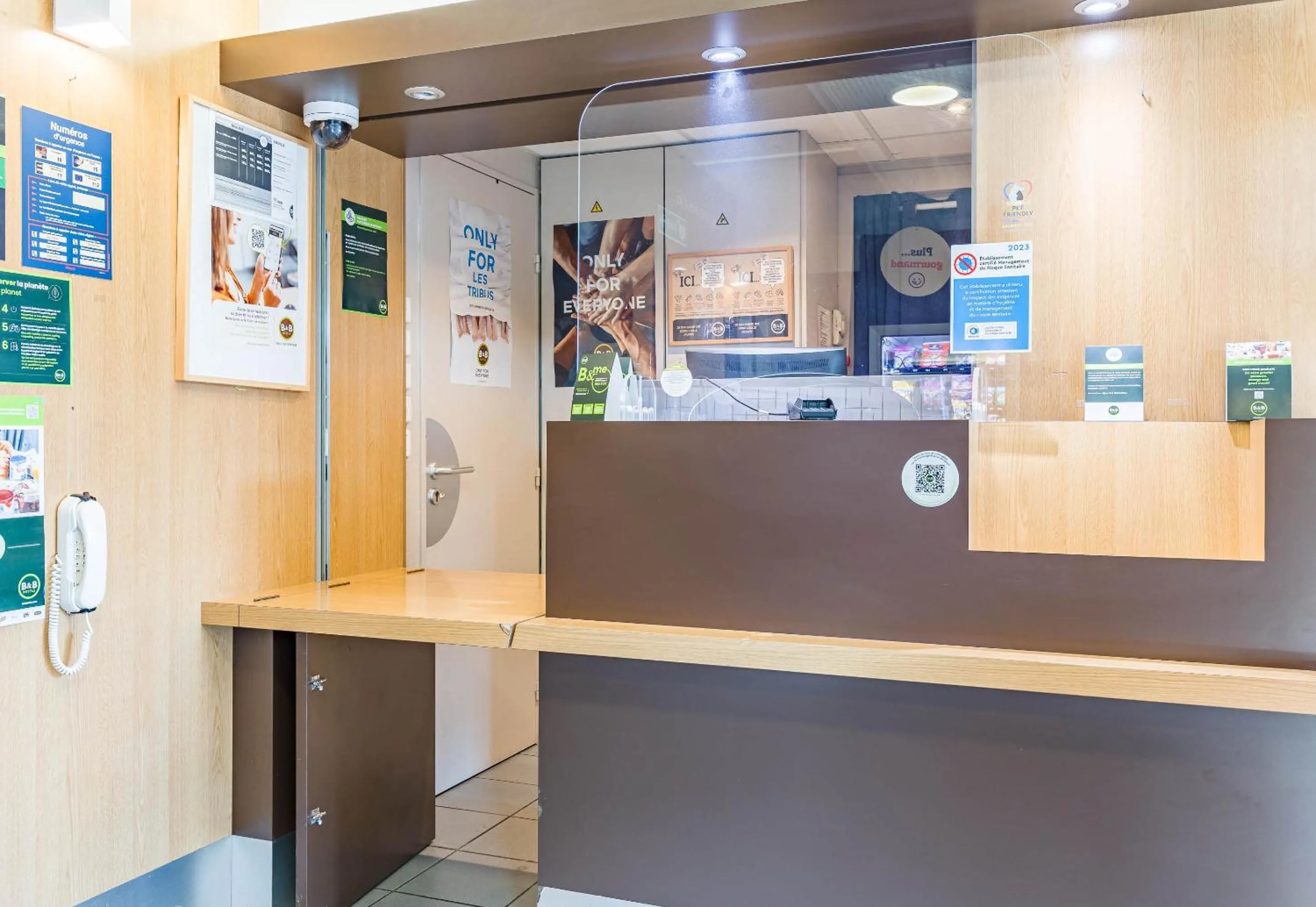 Lobby or reception in B&B HOTEL TOURS Sud Joué-lès-Tours