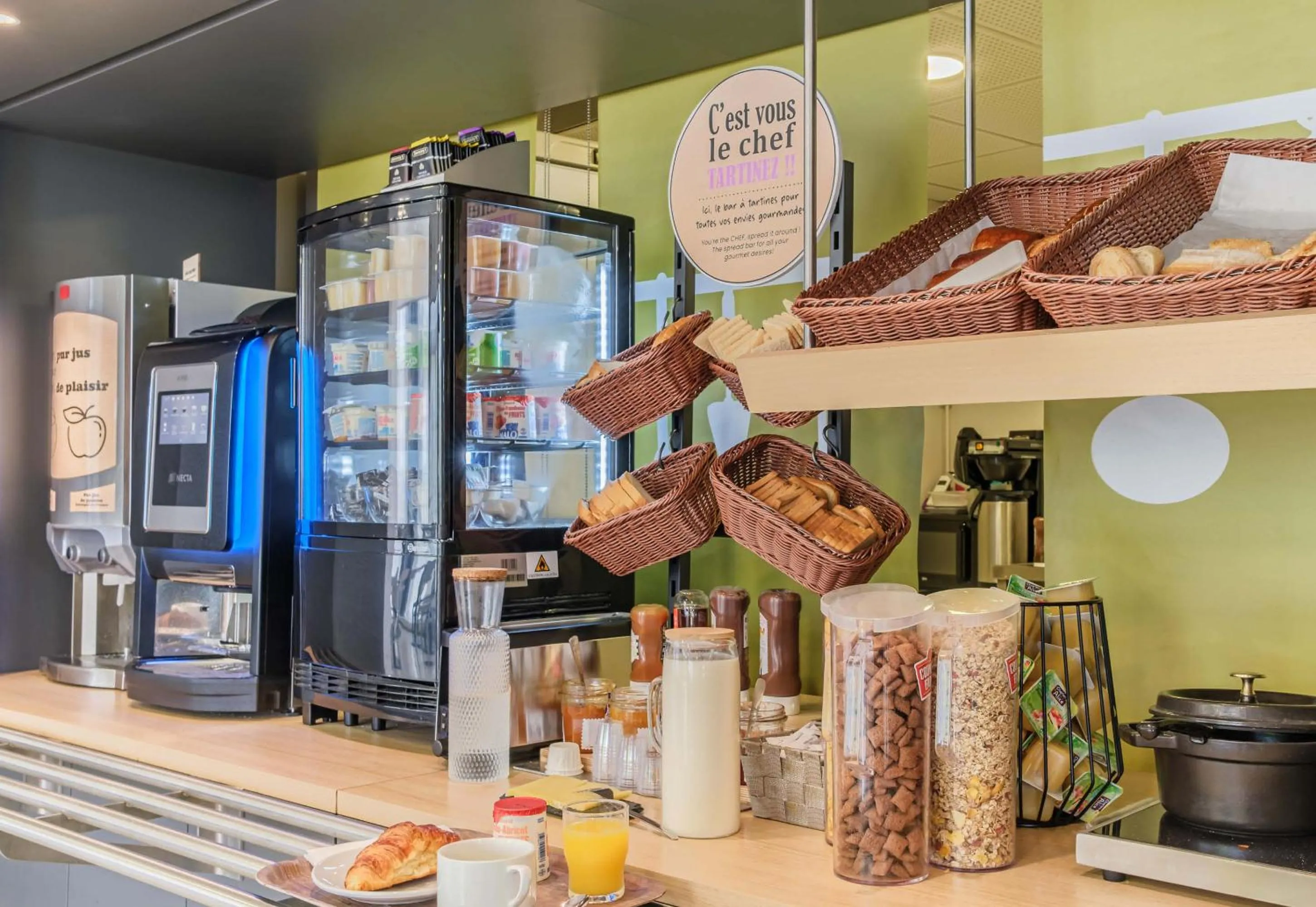 Breakfast in B&B HOTEL Besançon Chateaufarine