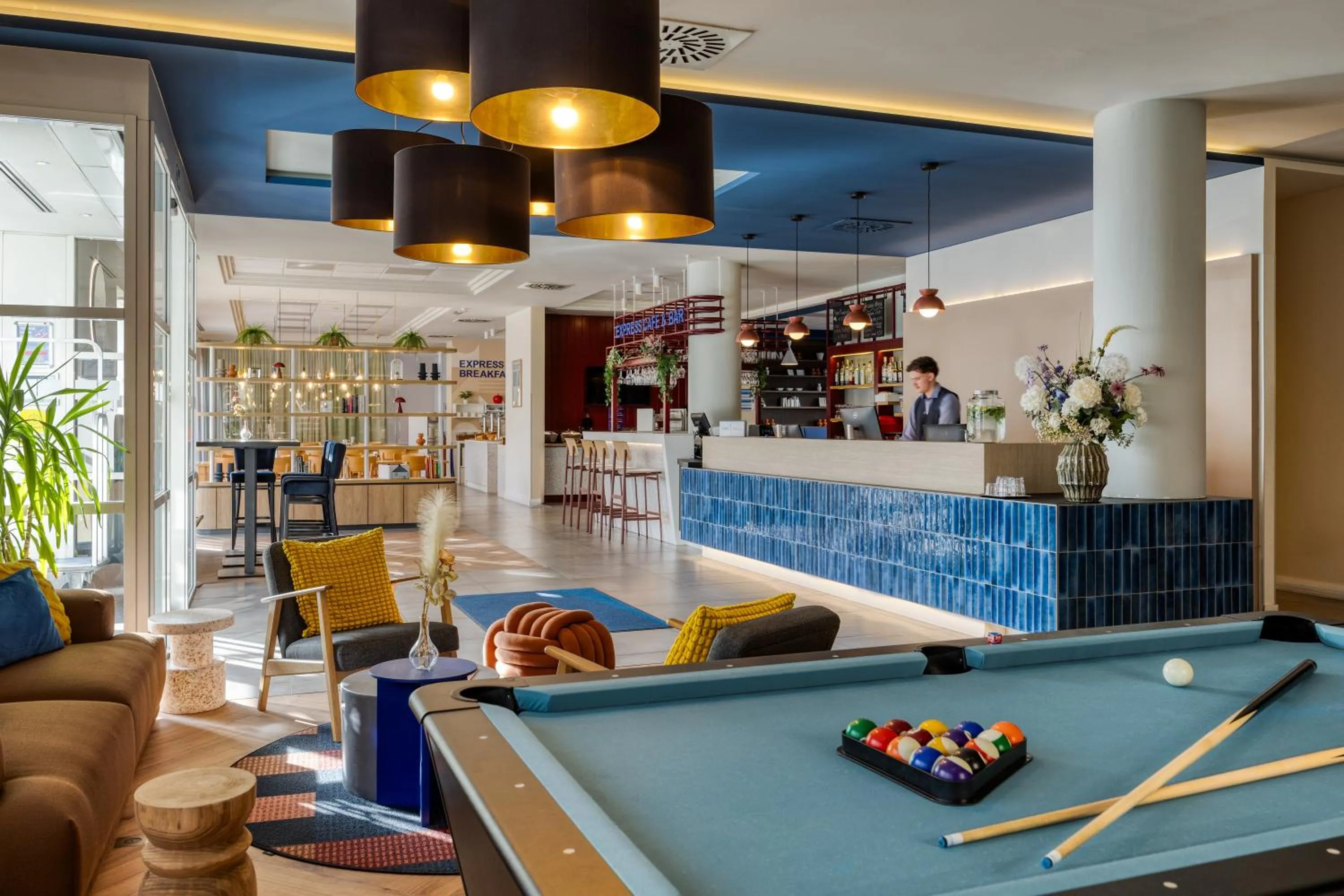 Lobby or reception in Holiday Inn Express Antwerpen City North by IHG