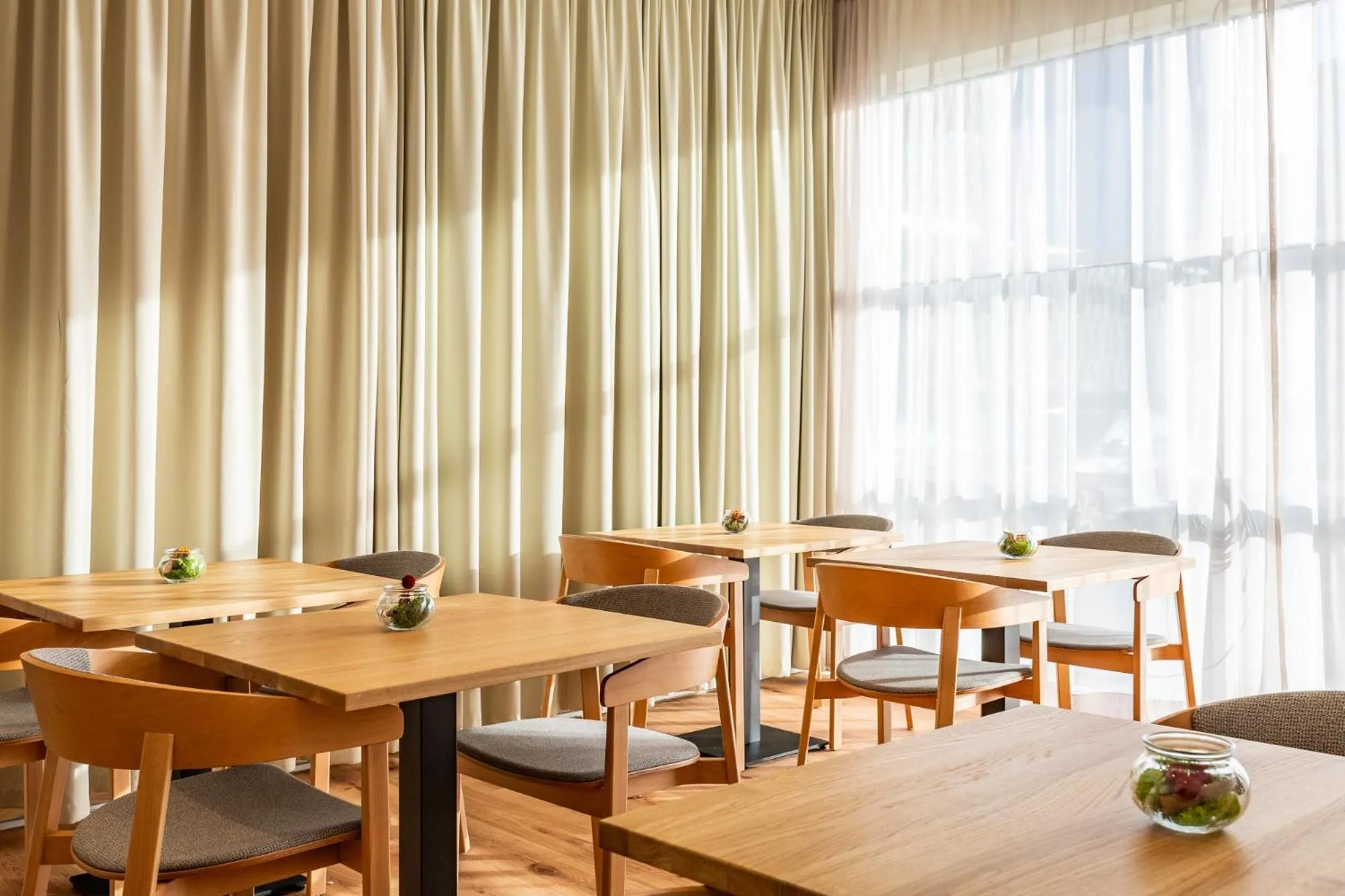 Lounge or bar in Holiday Inn Express Antwerpen City North by IHG