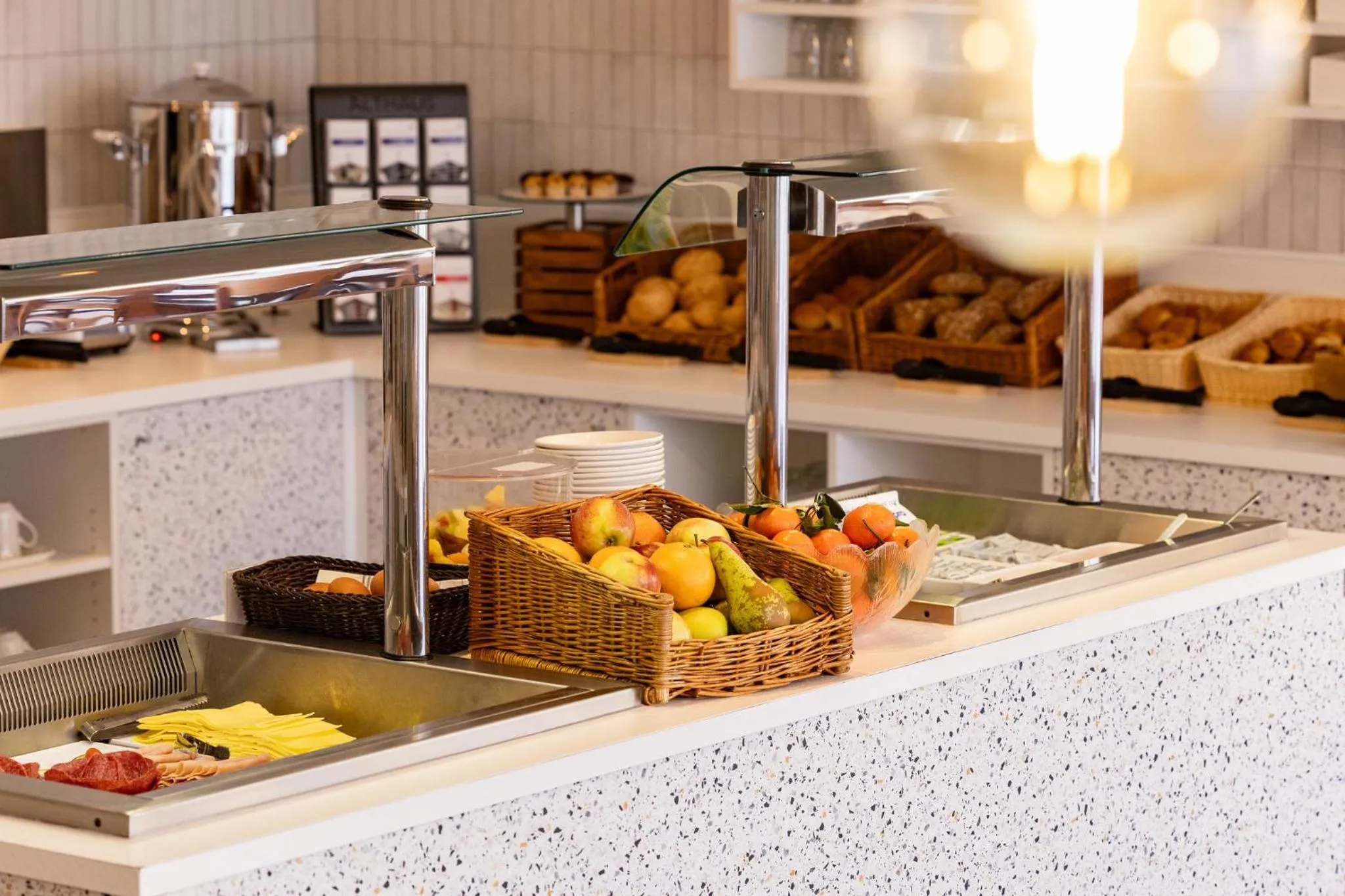 Restaurant/places to eat in Holiday Inn Express Antwerpen City North by IHG