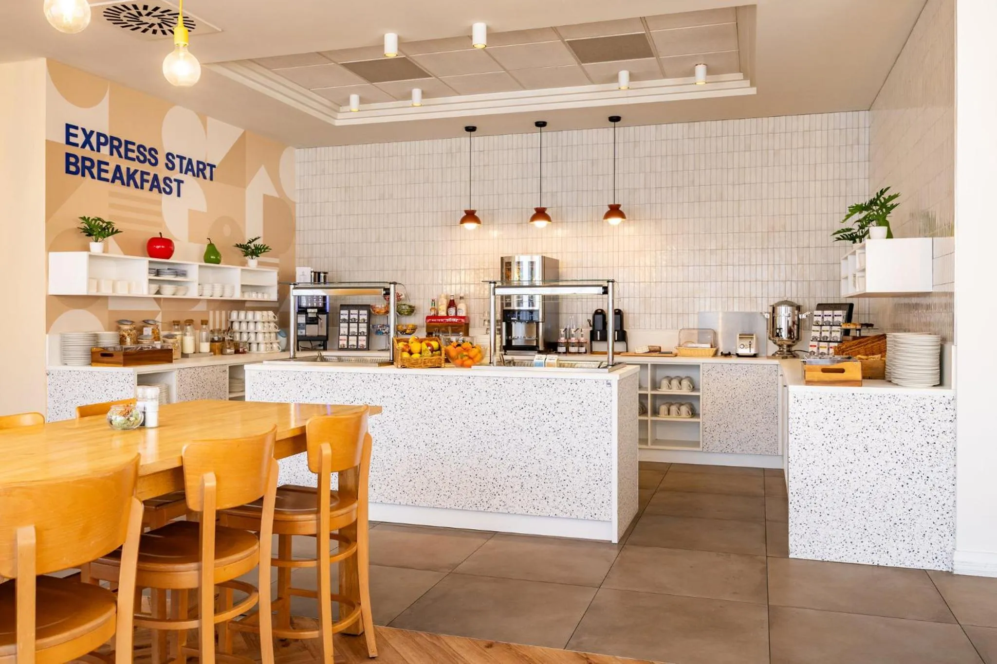 Restaurant/places to eat in Holiday Inn Express Antwerpen City North by IHG