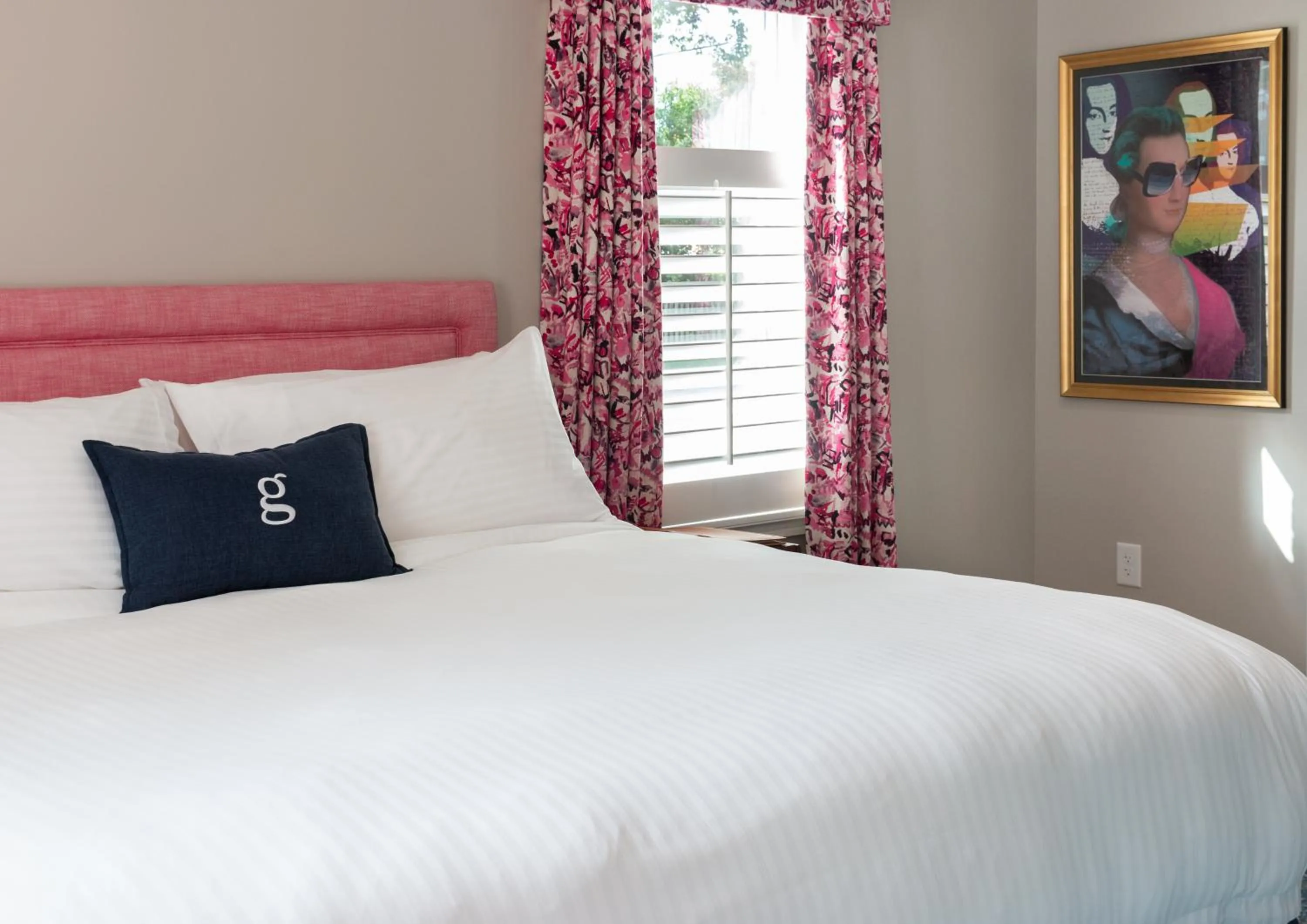 Bed in The Germantown Inn