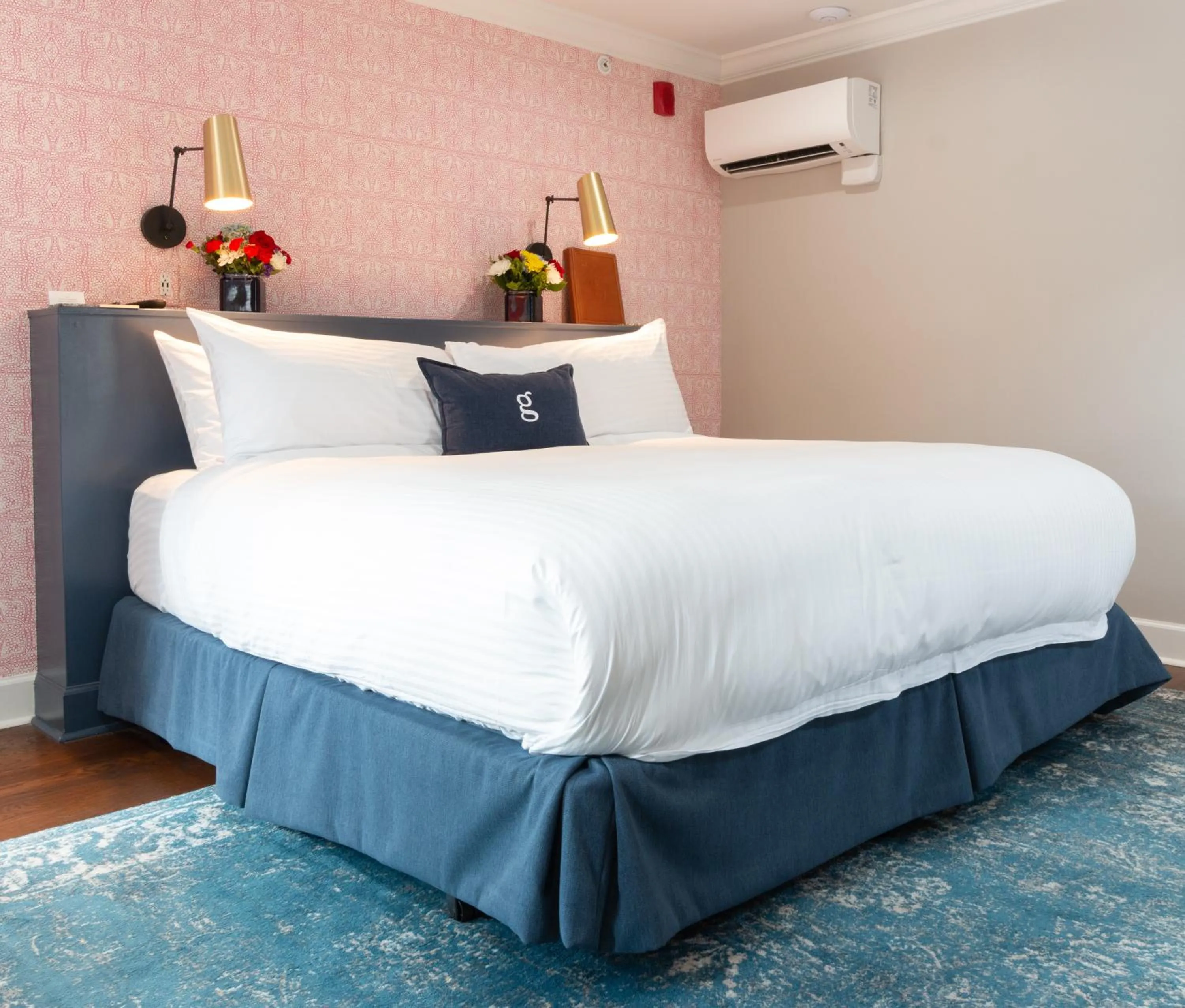 Bed in The Germantown Inn