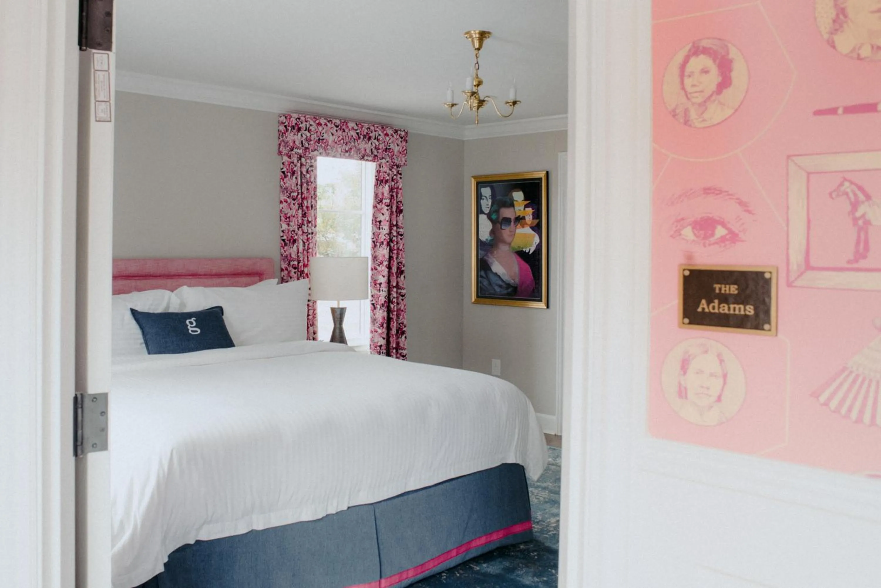 Bed in The Germantown Inn