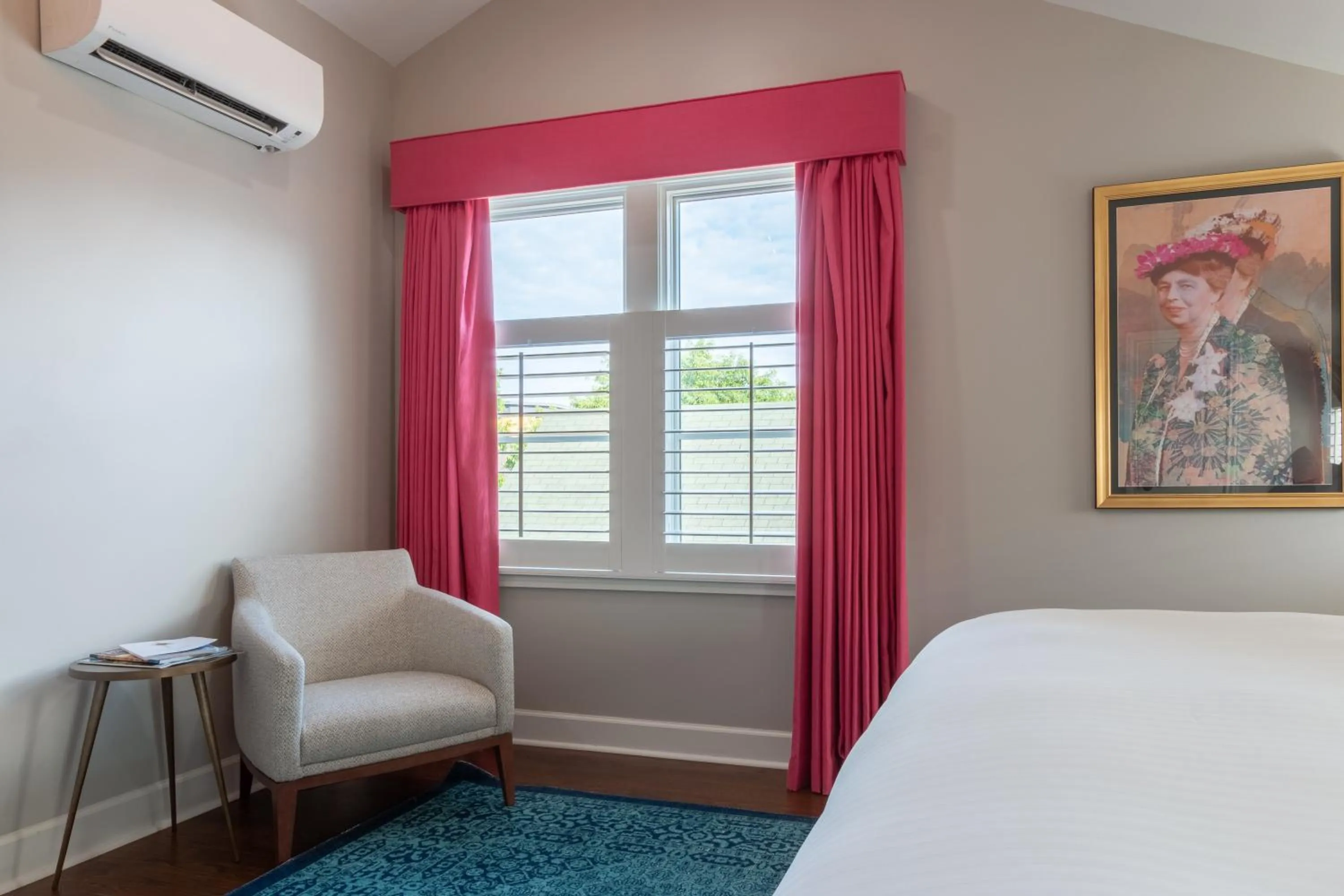 Bed in The Germantown Inn