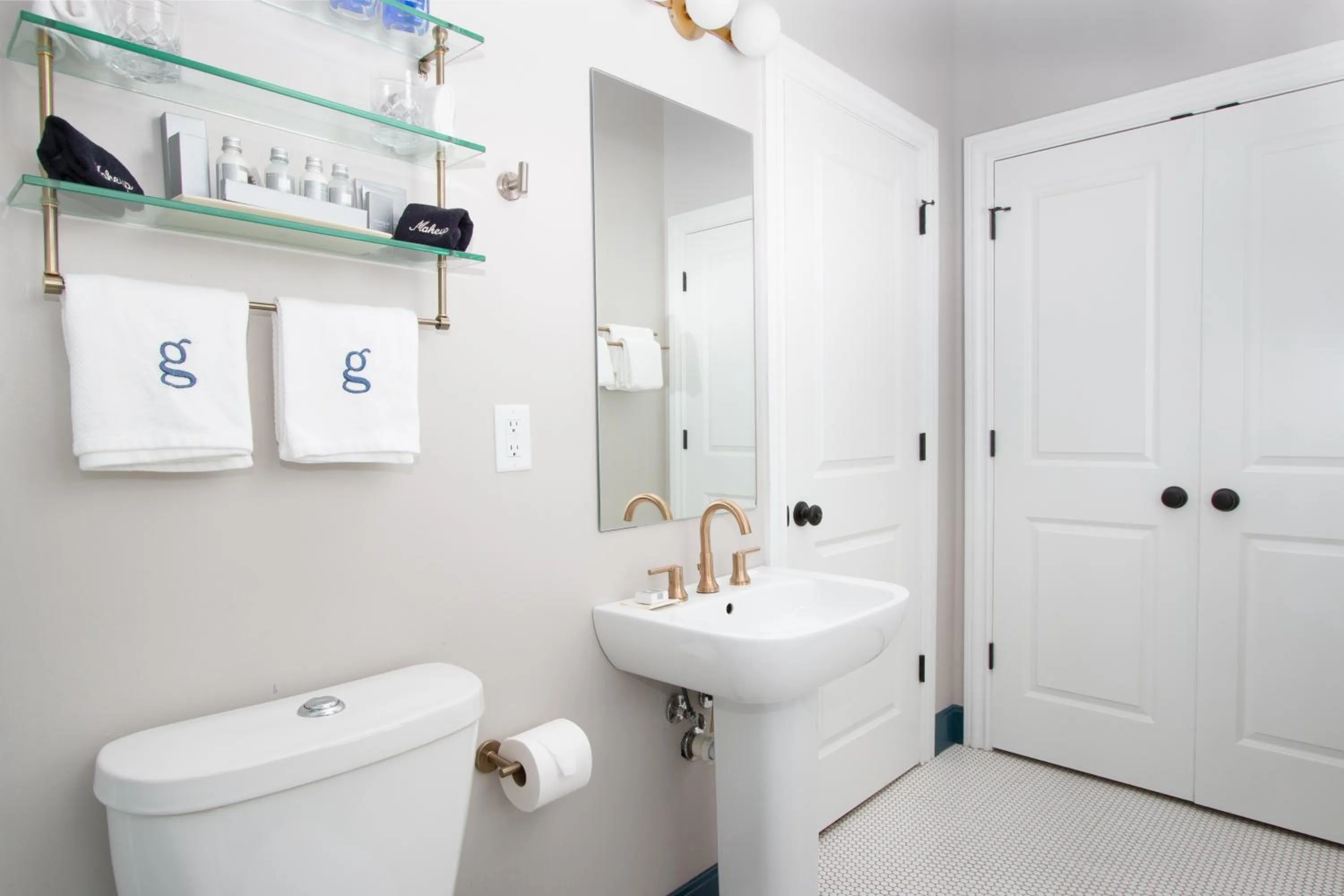 Bathroom in The Germantown Inn
