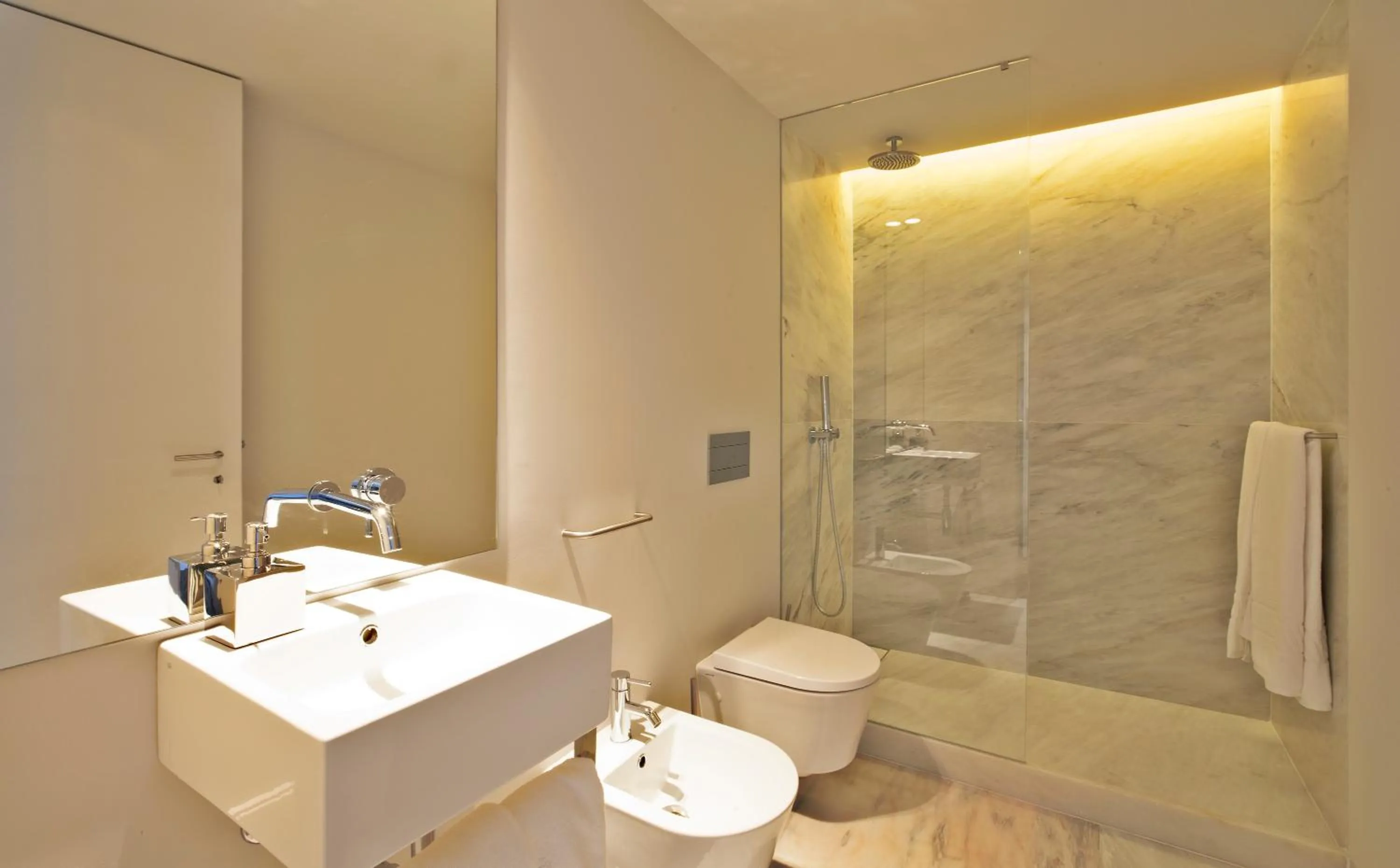 Bathroom in Lisbon Five Stars Apartments 8 Building