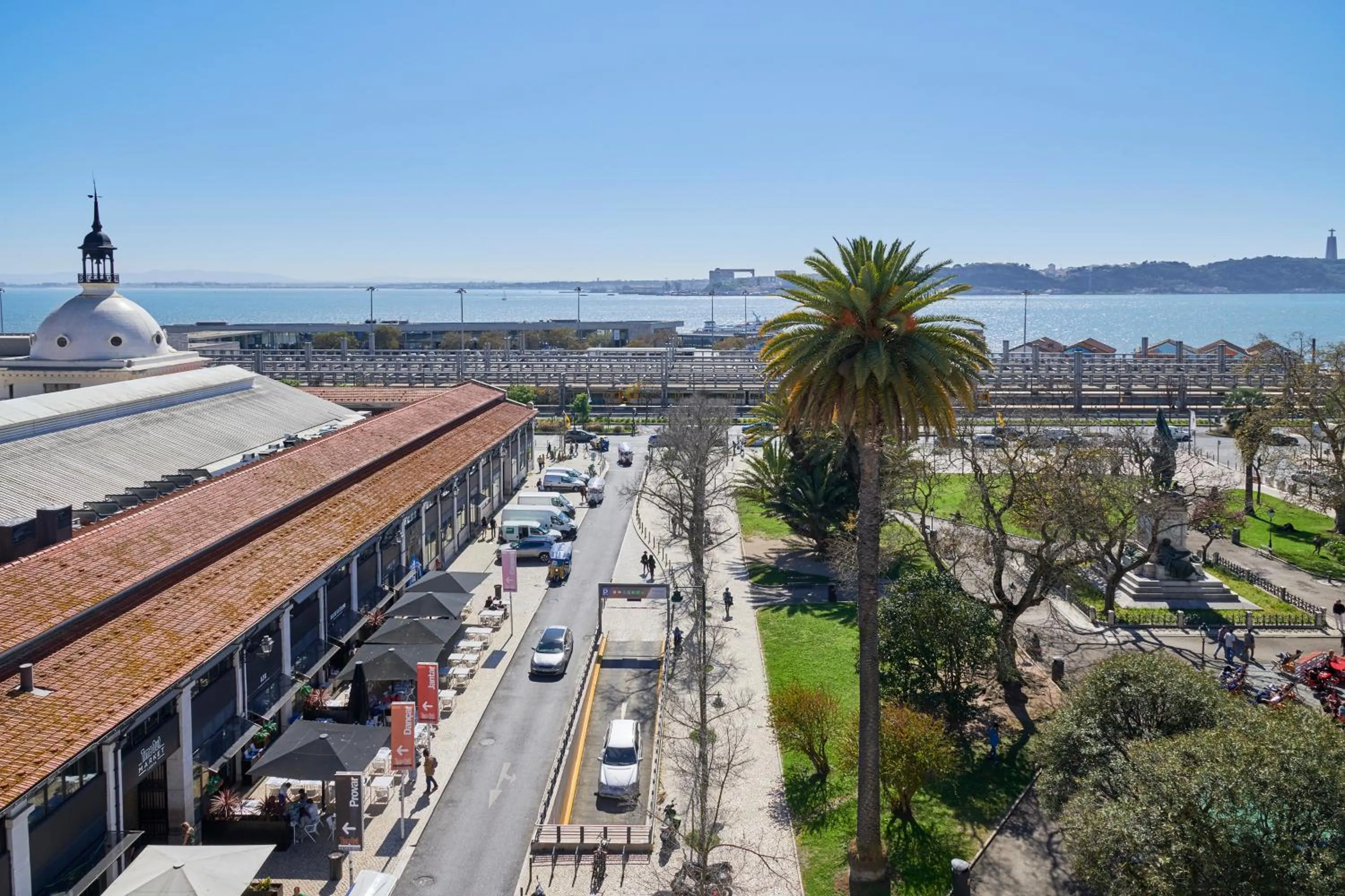 City view in Lisbon Five Stars Apartments 8 Building