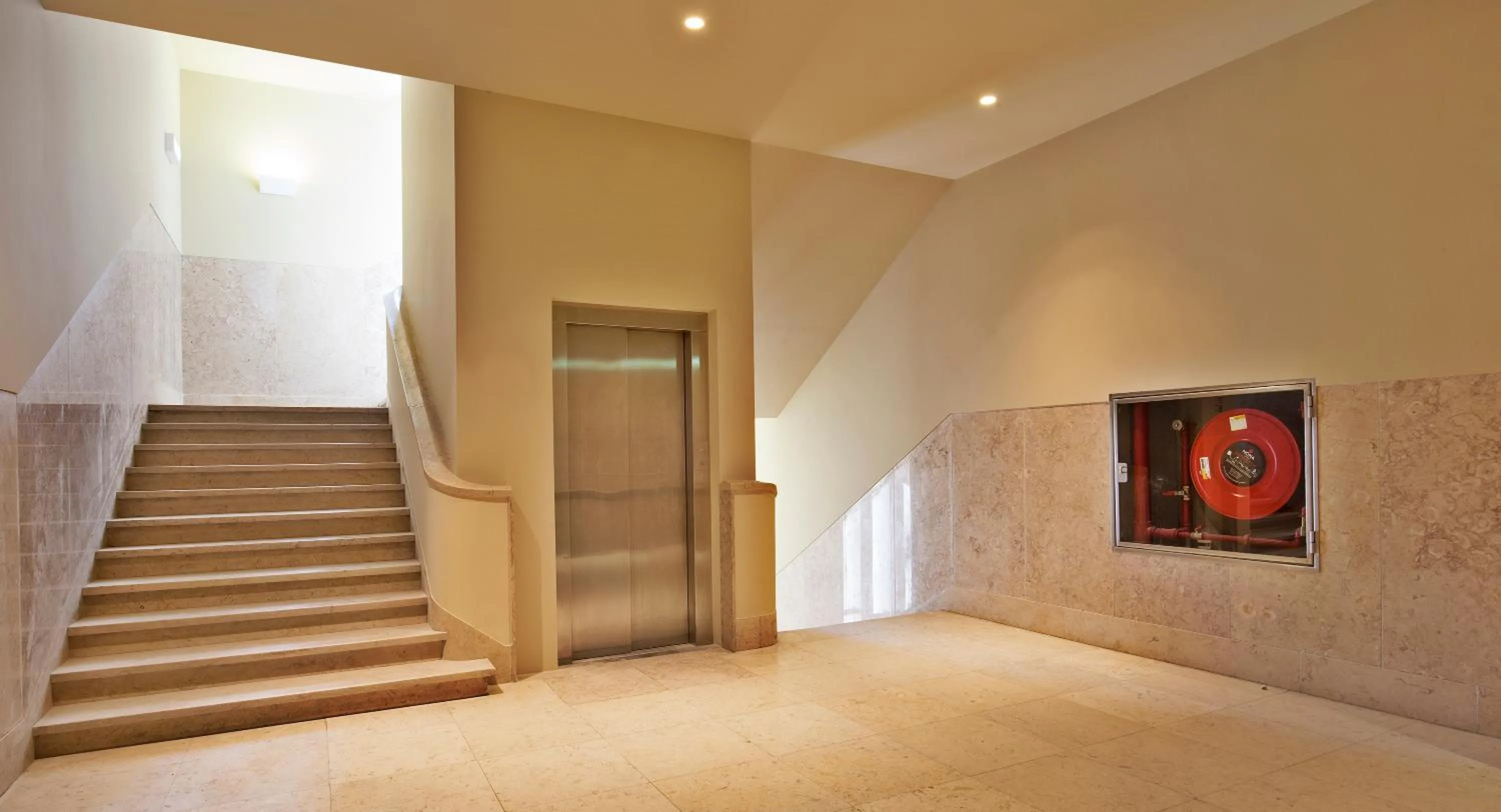 Area and facilities in Lisbon Five Stars Apartments 8 Building