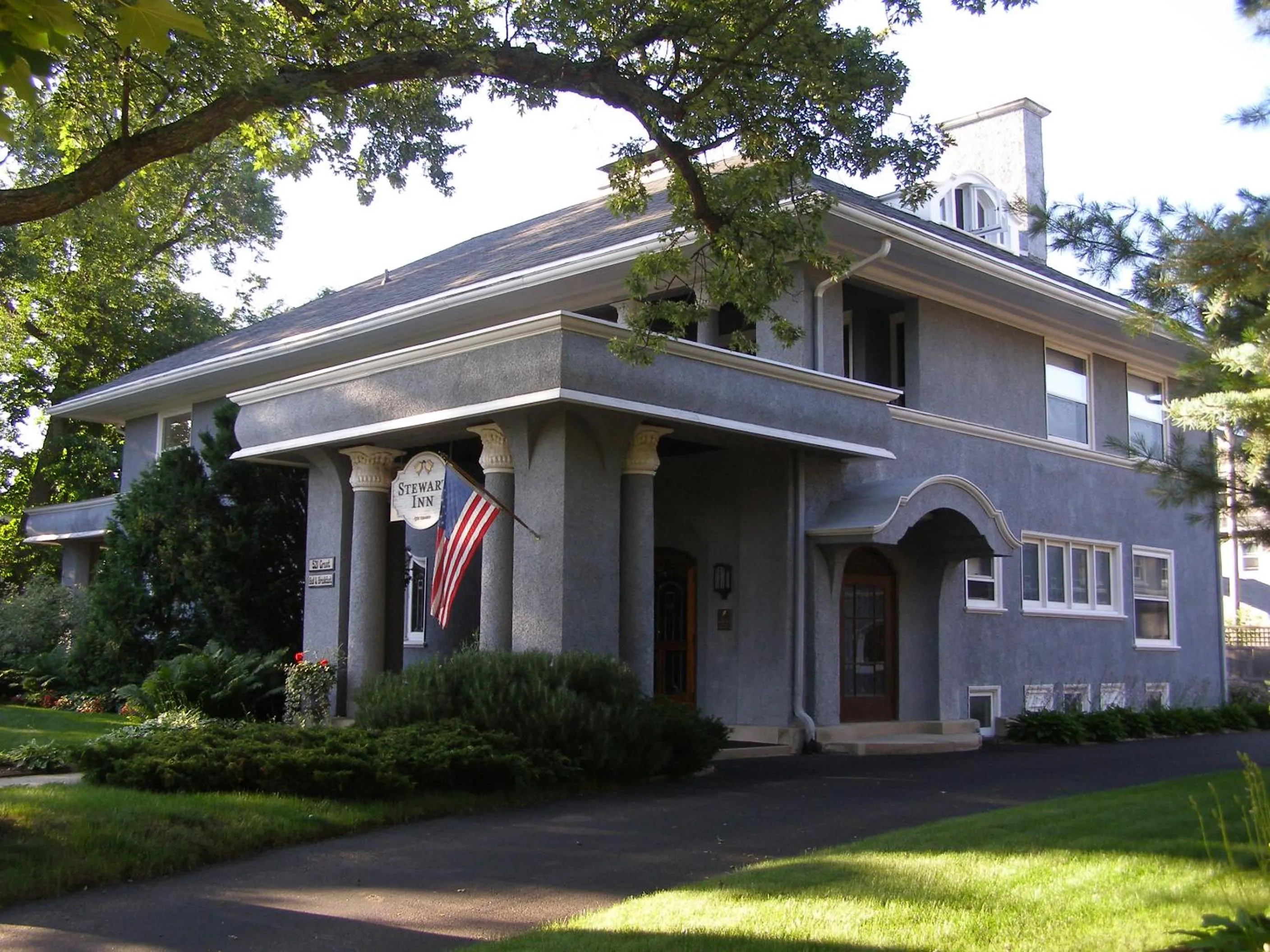 Property building in Stewart Inn