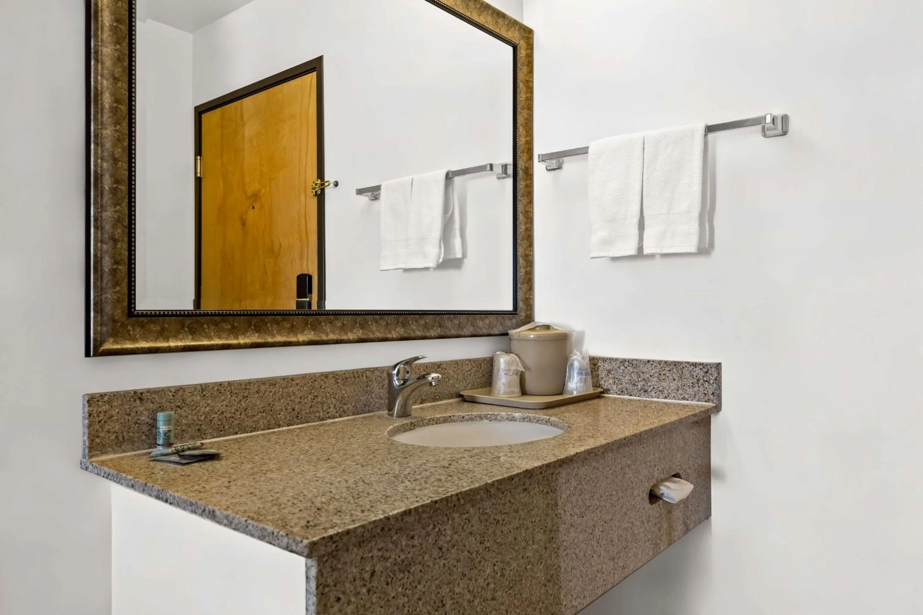 Bathroom in Best Western Liberty Inn