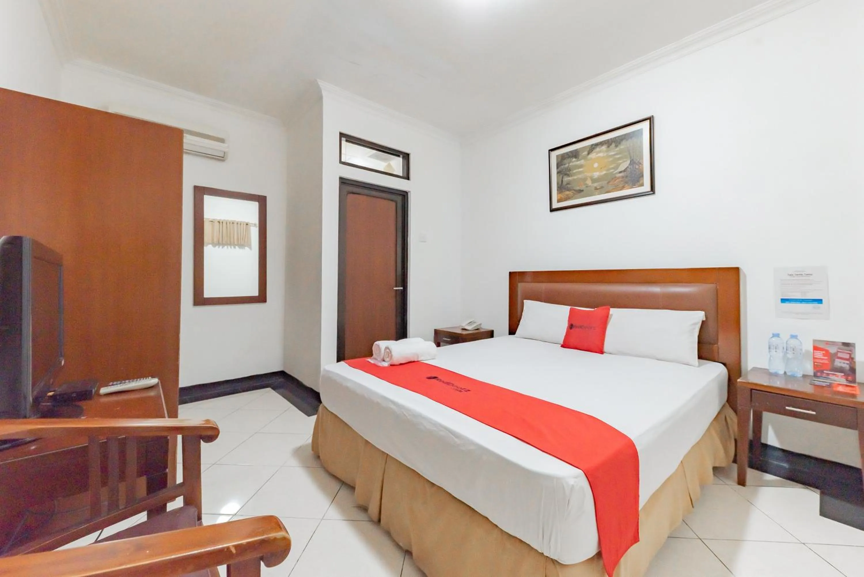 Bedroom, Bed in RedDoorz Plus at Buah Batu