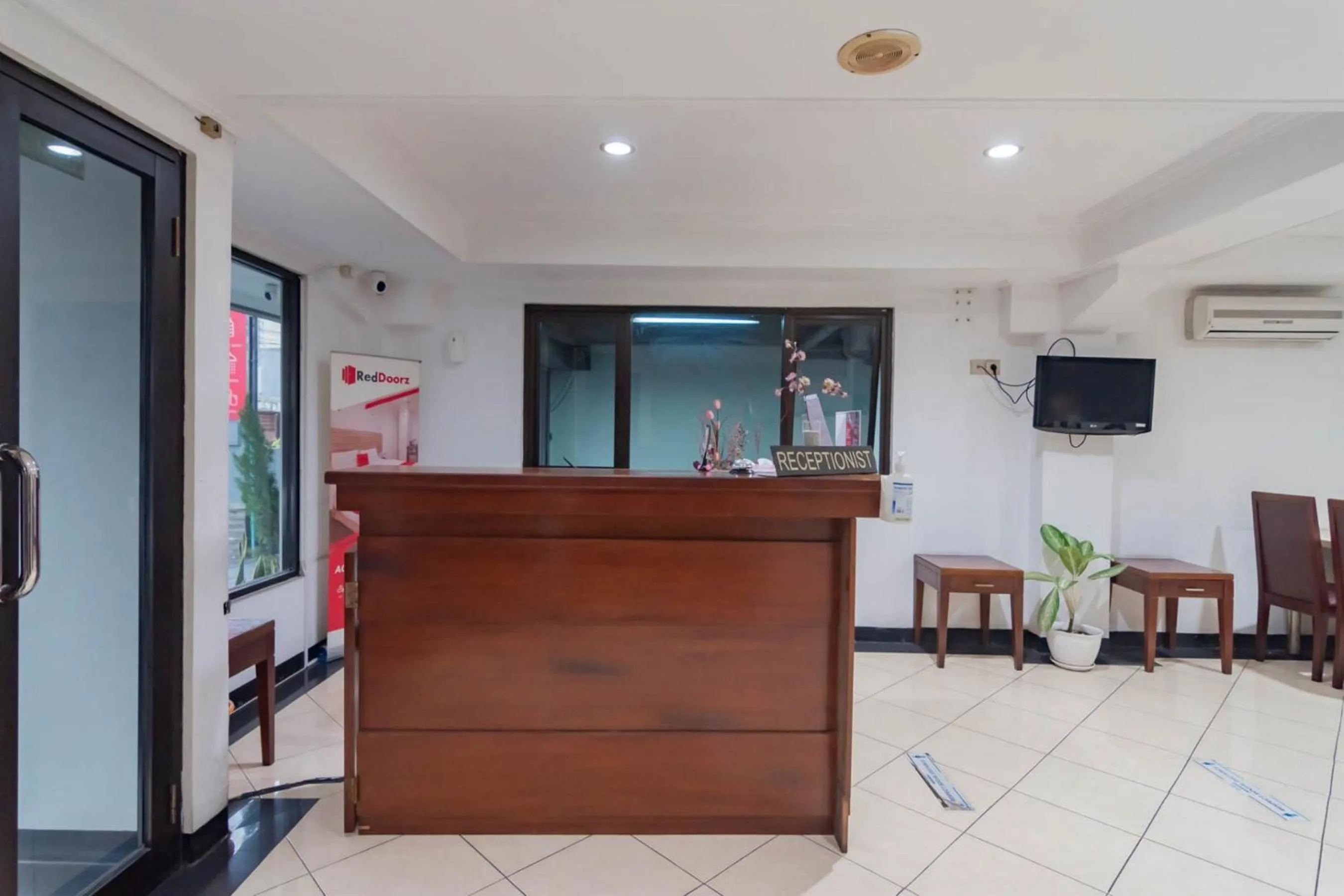 Lobby or reception in RedDoorz Plus at Buah Batu