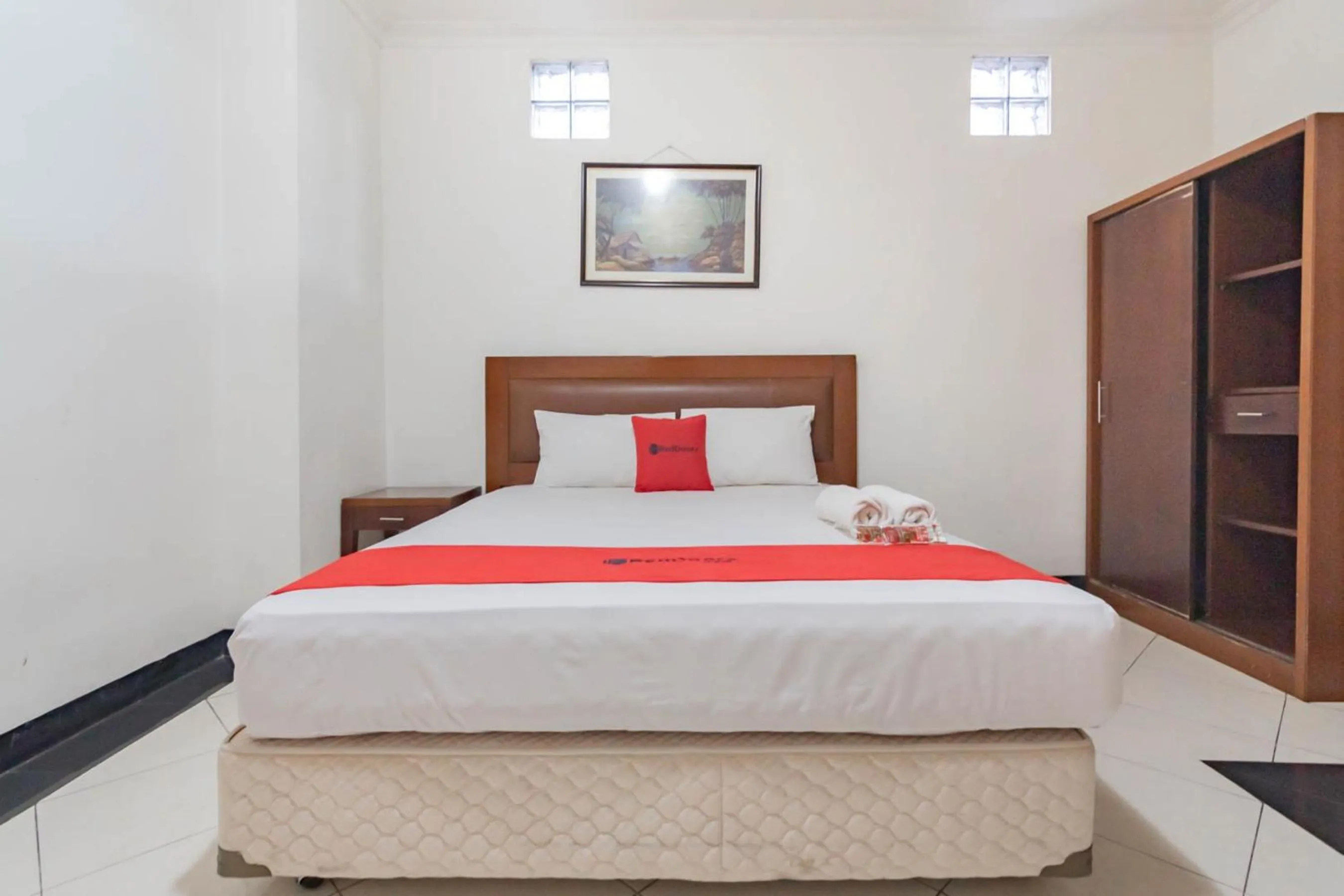 Bedroom, Bed in RedDoorz Plus at Buah Batu