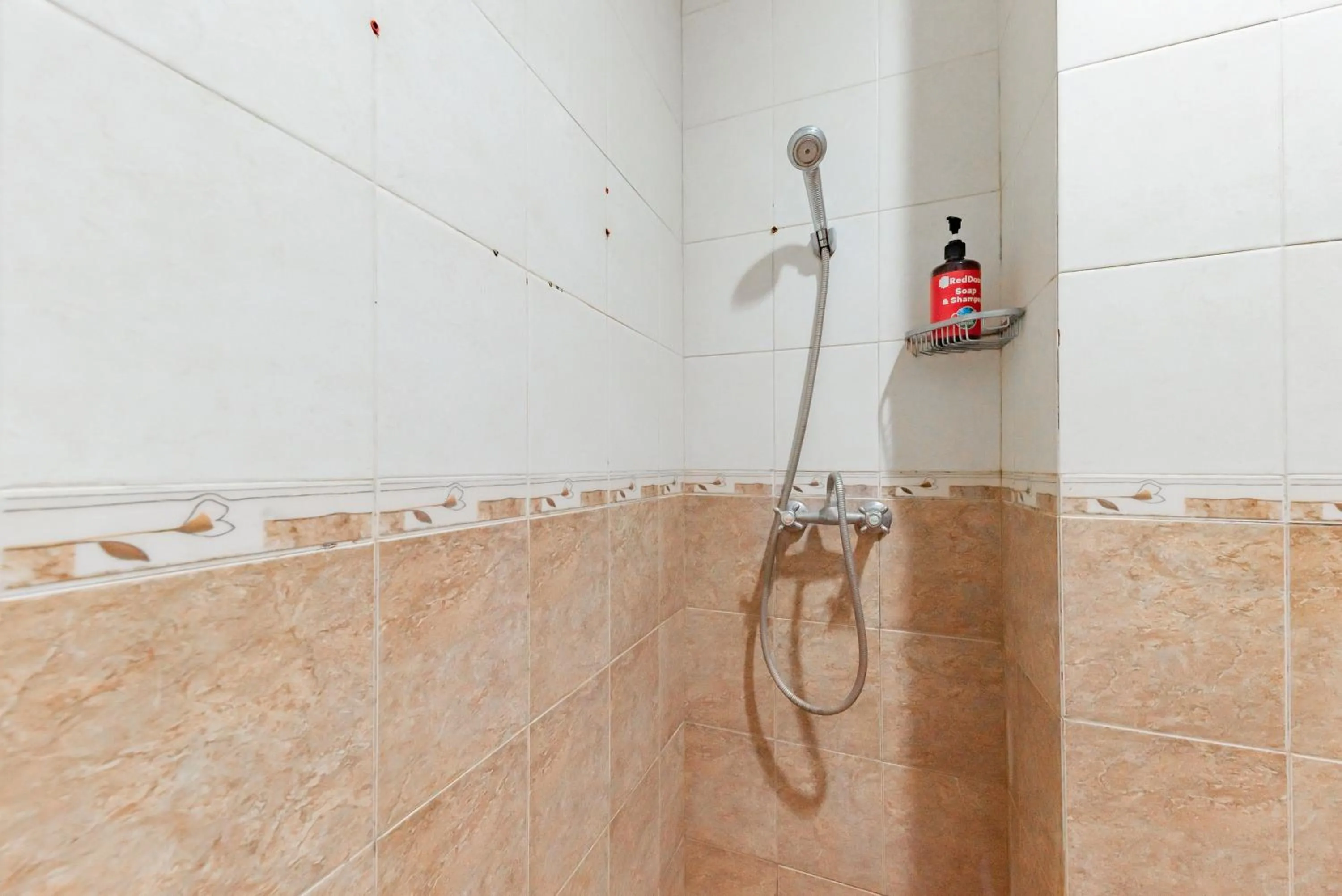 Bathroom in RedDoorz Plus at Buah Batu