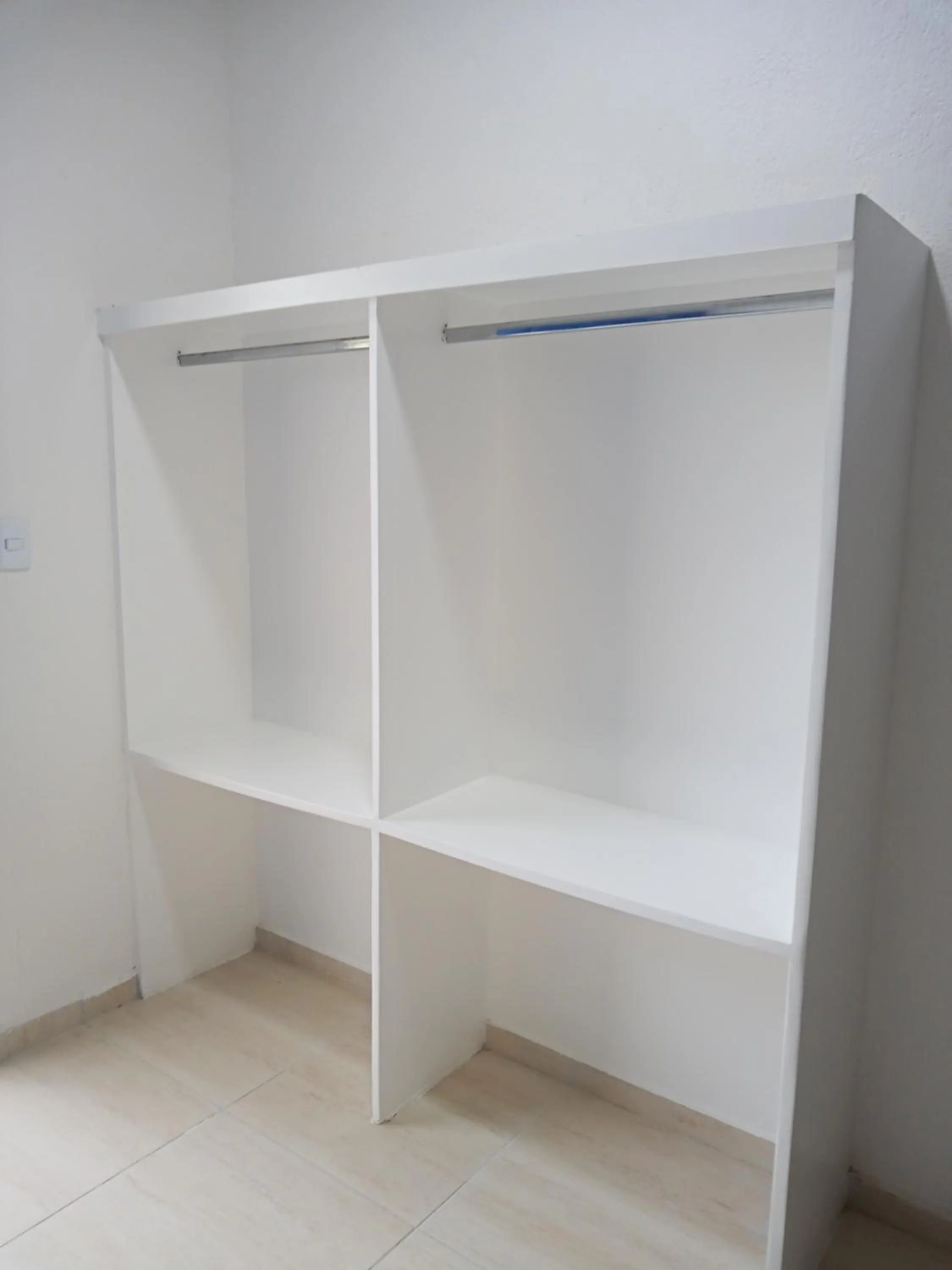 wardrobe in La Suite Praia Hotel