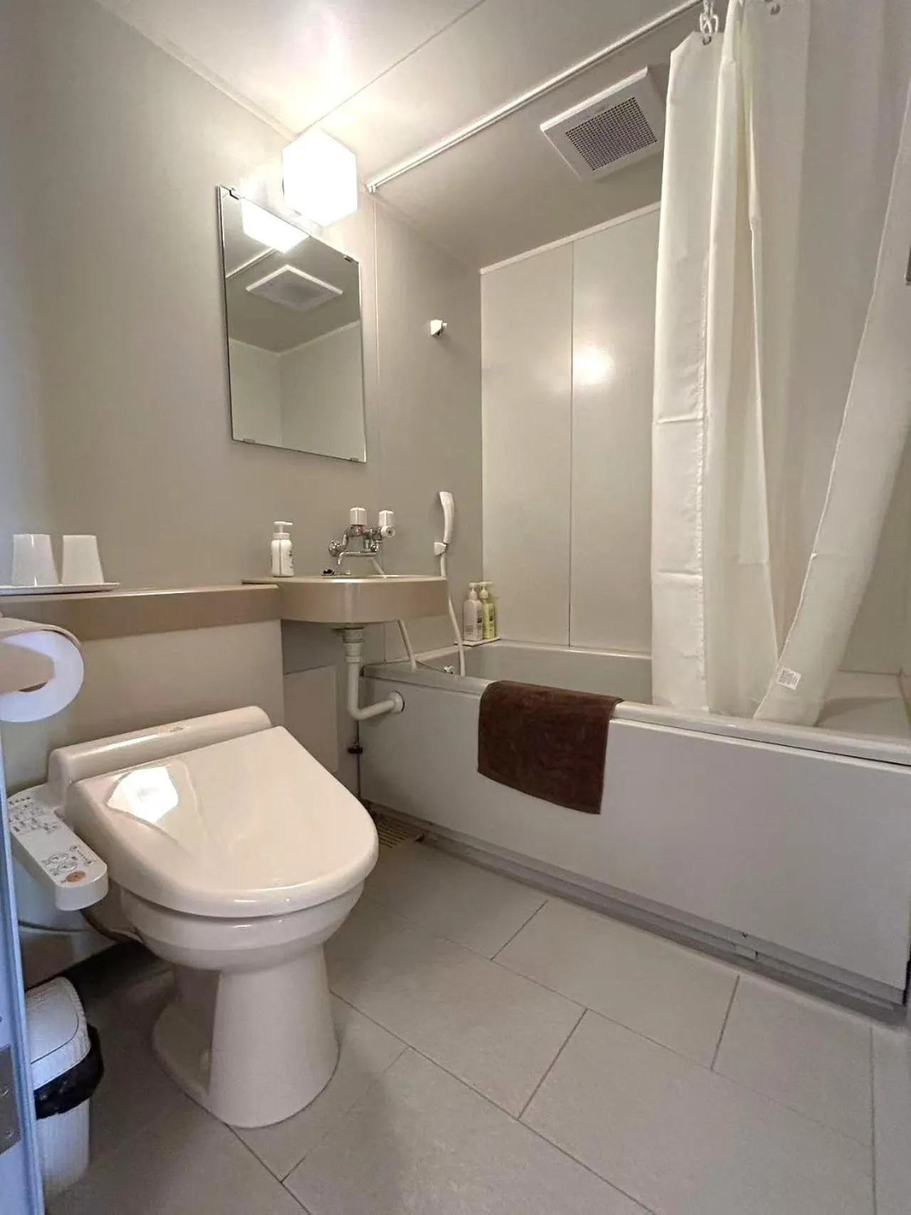 Bathroom in Shinnishiki Hotel