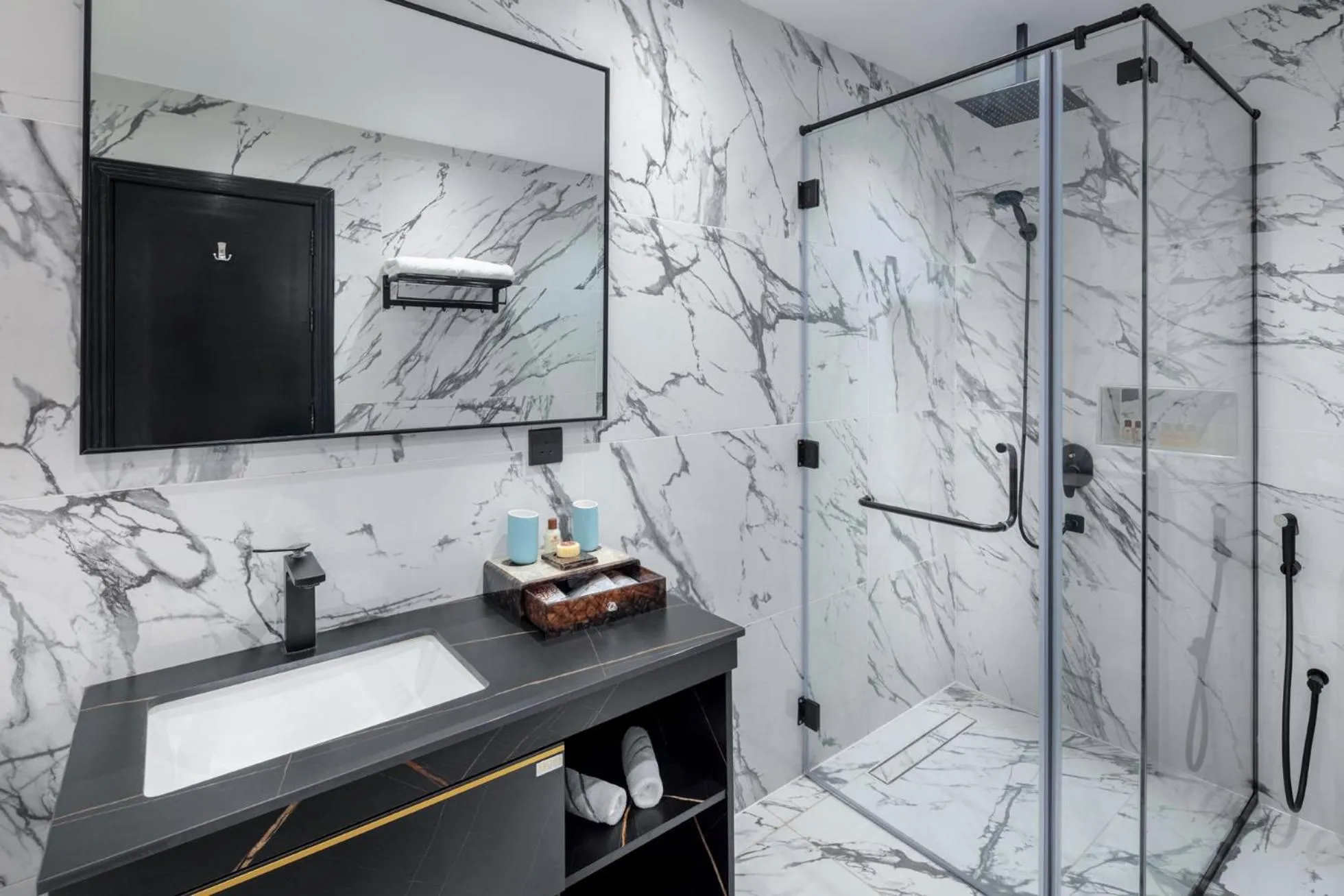 Shower in Braira Al Azizya Hotel & Resort