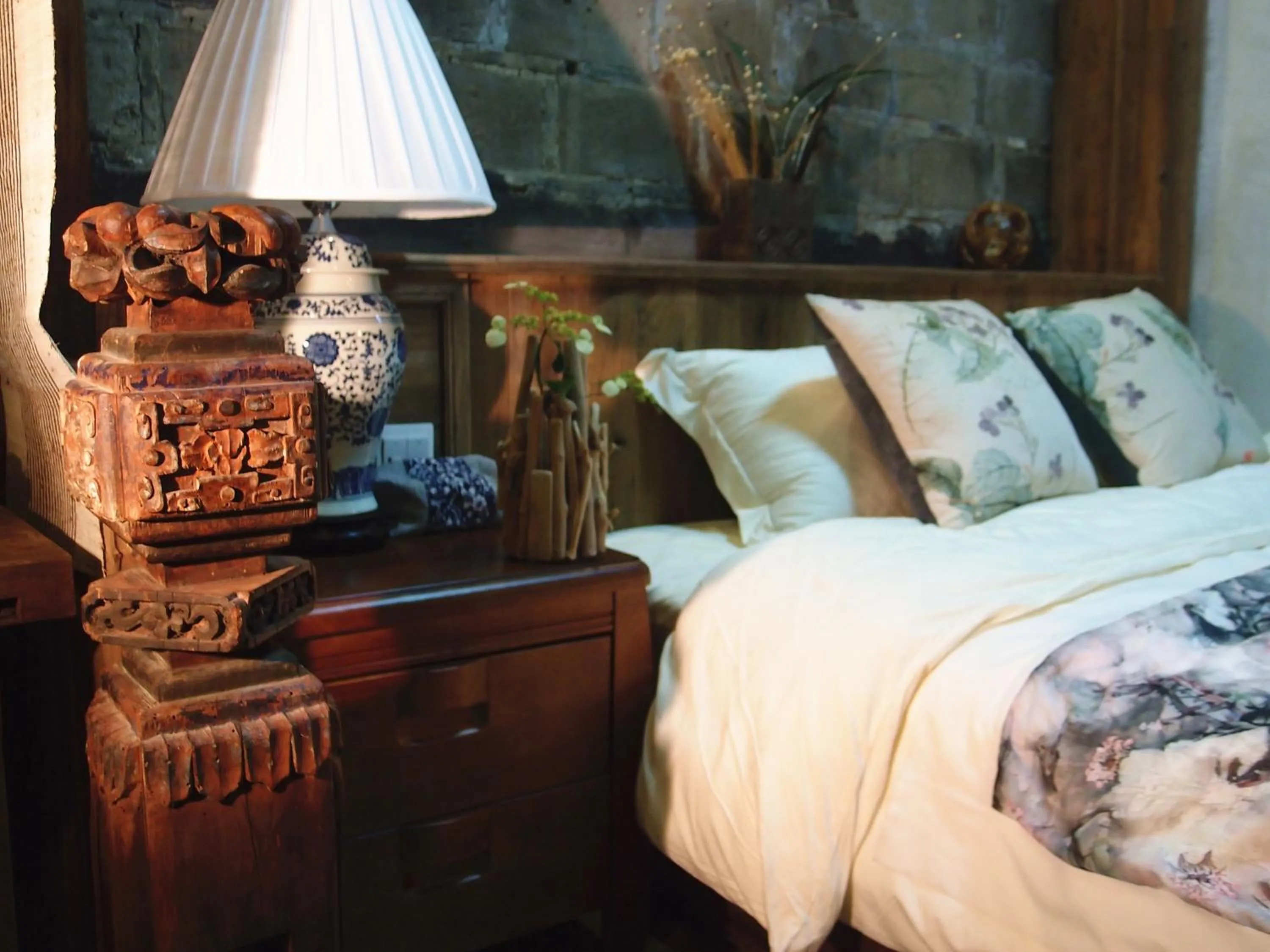Decorative detail, Bed in WuYuan QiYe YanXiang Guesthouse